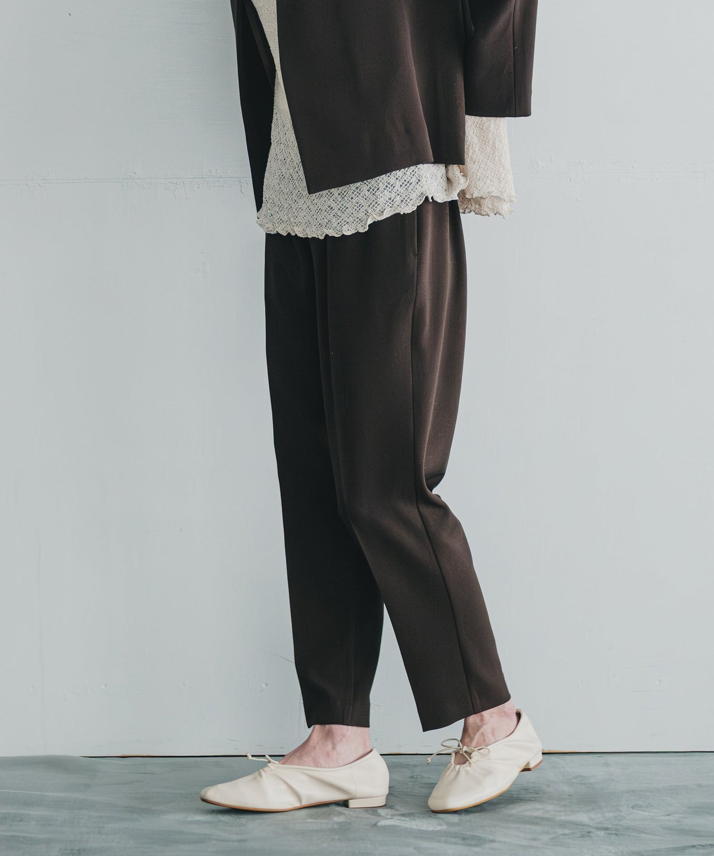 centerpress trouser / WHT23HPT4027