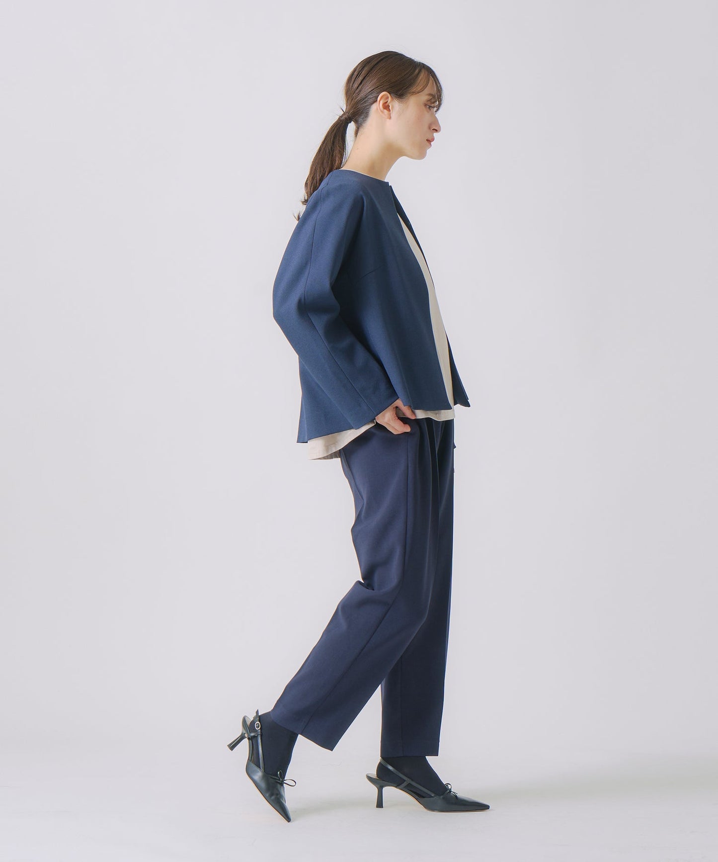 centerpress trouser / WHT23HPT4027