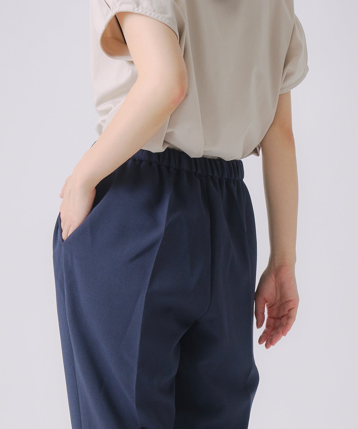 centerpress trouser / WHT23HPT4027