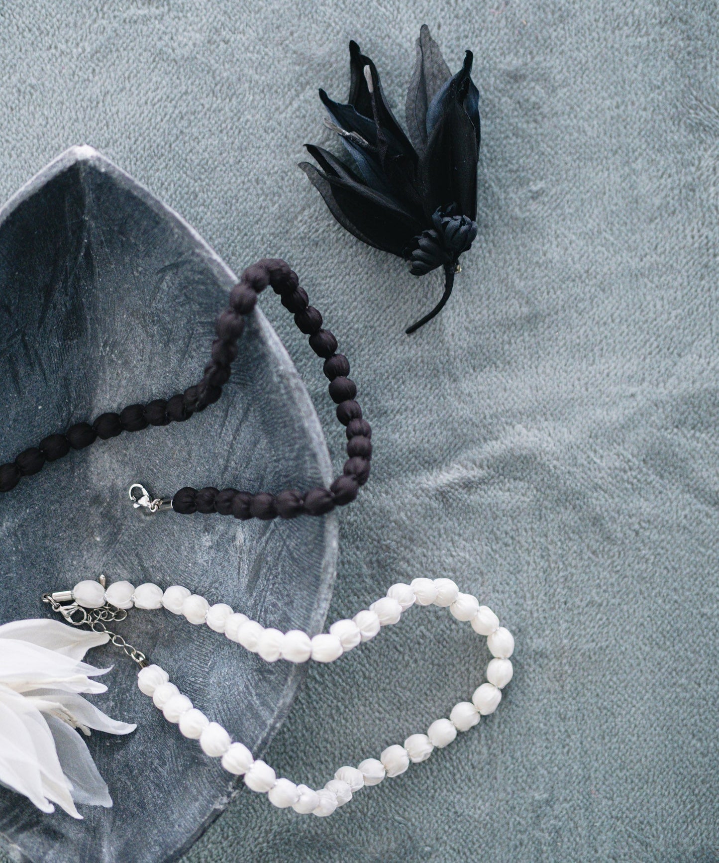 2way sheer leaf necklace/brooch / WHT25FAC4012
