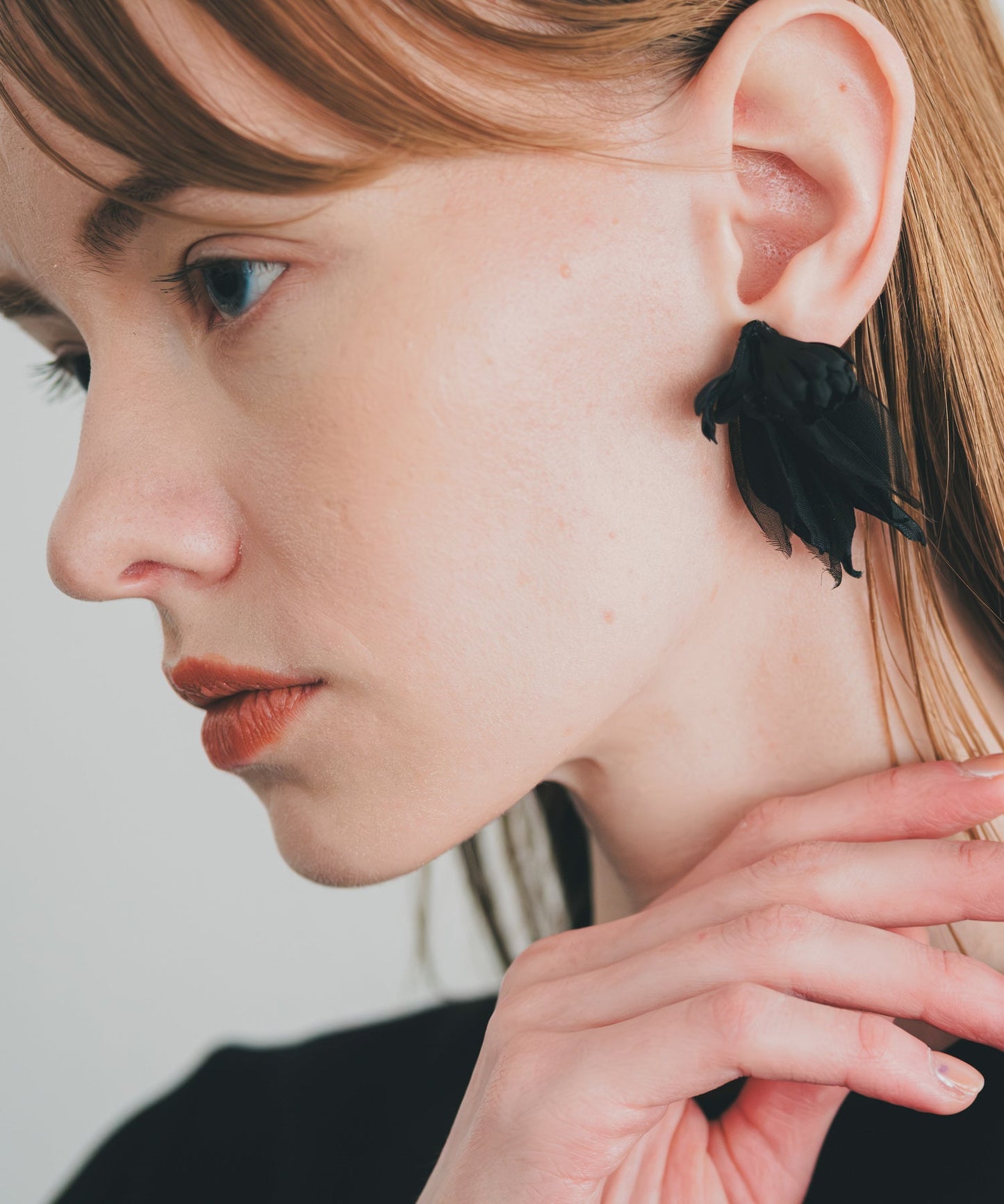 sheer leaf earrings / WHT25FAC4013