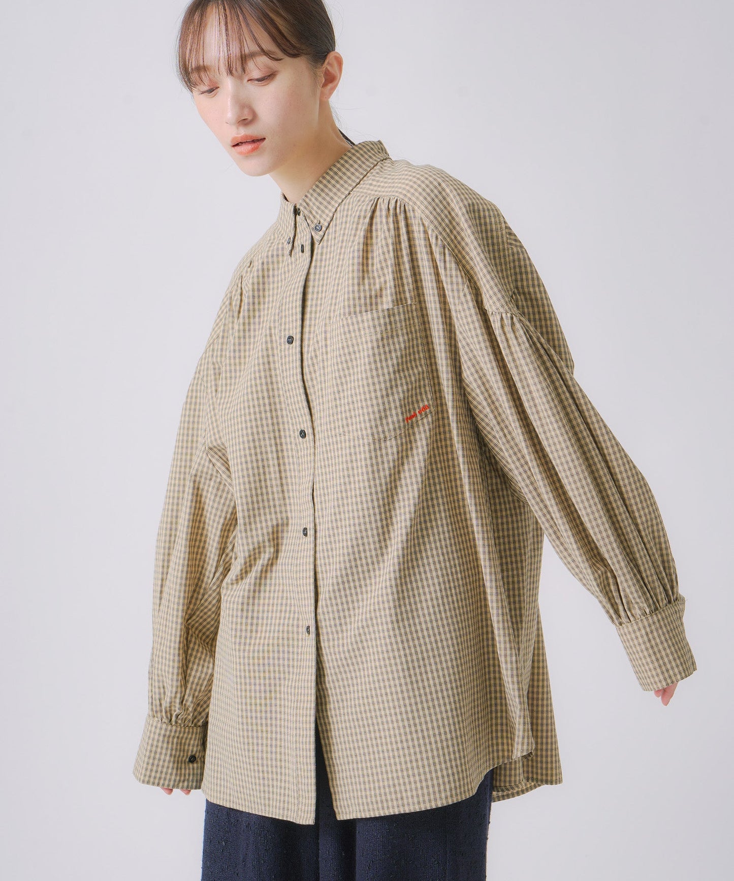 check volume blouse / WHT25FBL4076