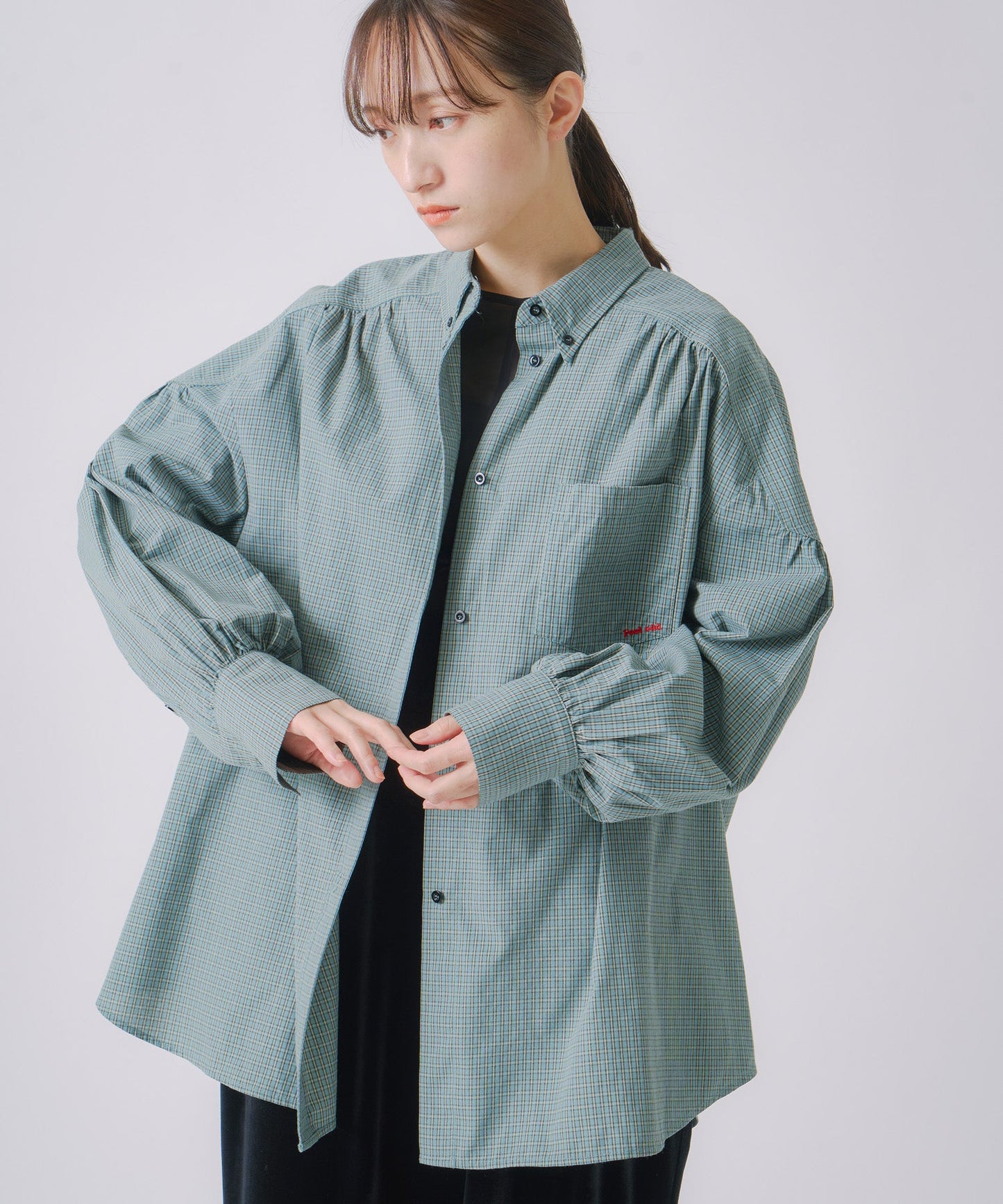 check volume blouse / WHT25FBL4076