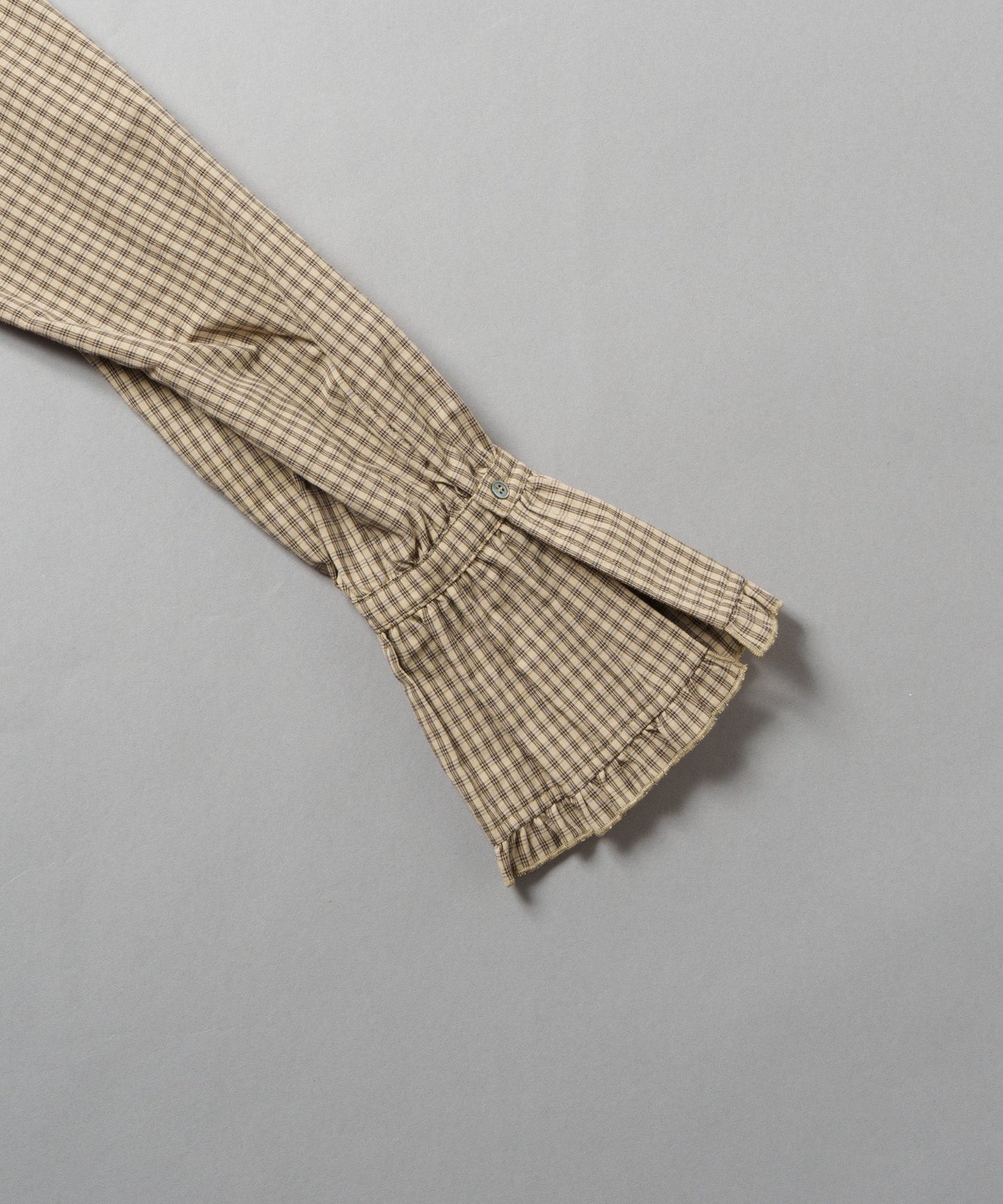 check frill blouse / WHT25FBL4077