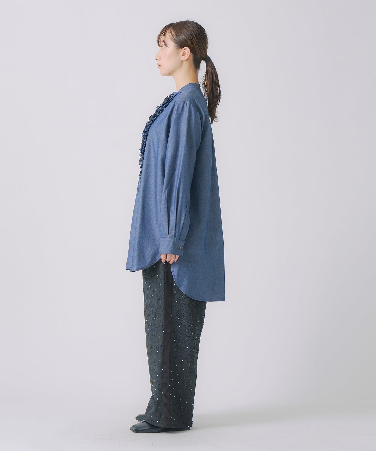 frill dress blouse / WHT25FBL4081