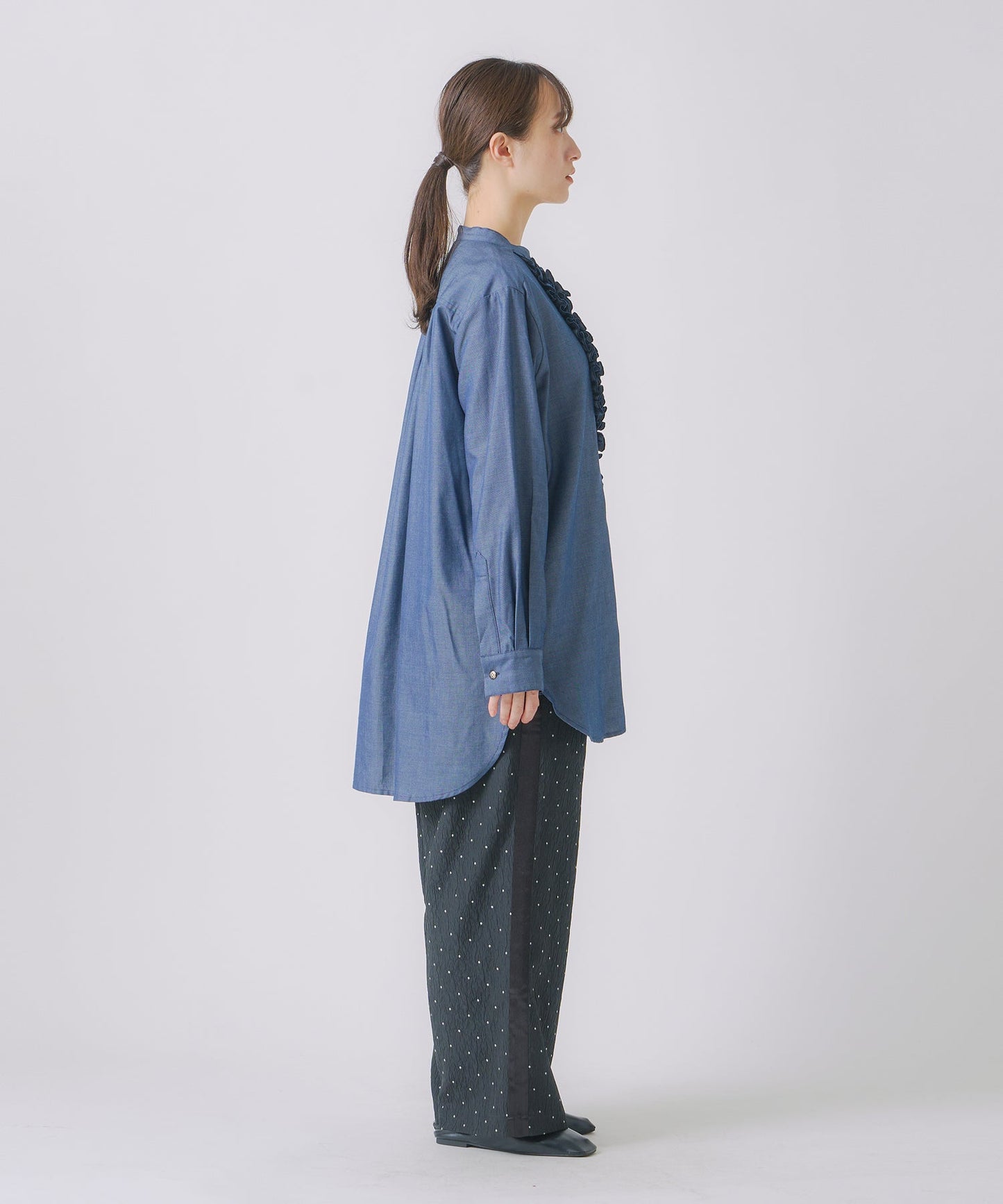 frill dress blouse / WHT25FBL4081