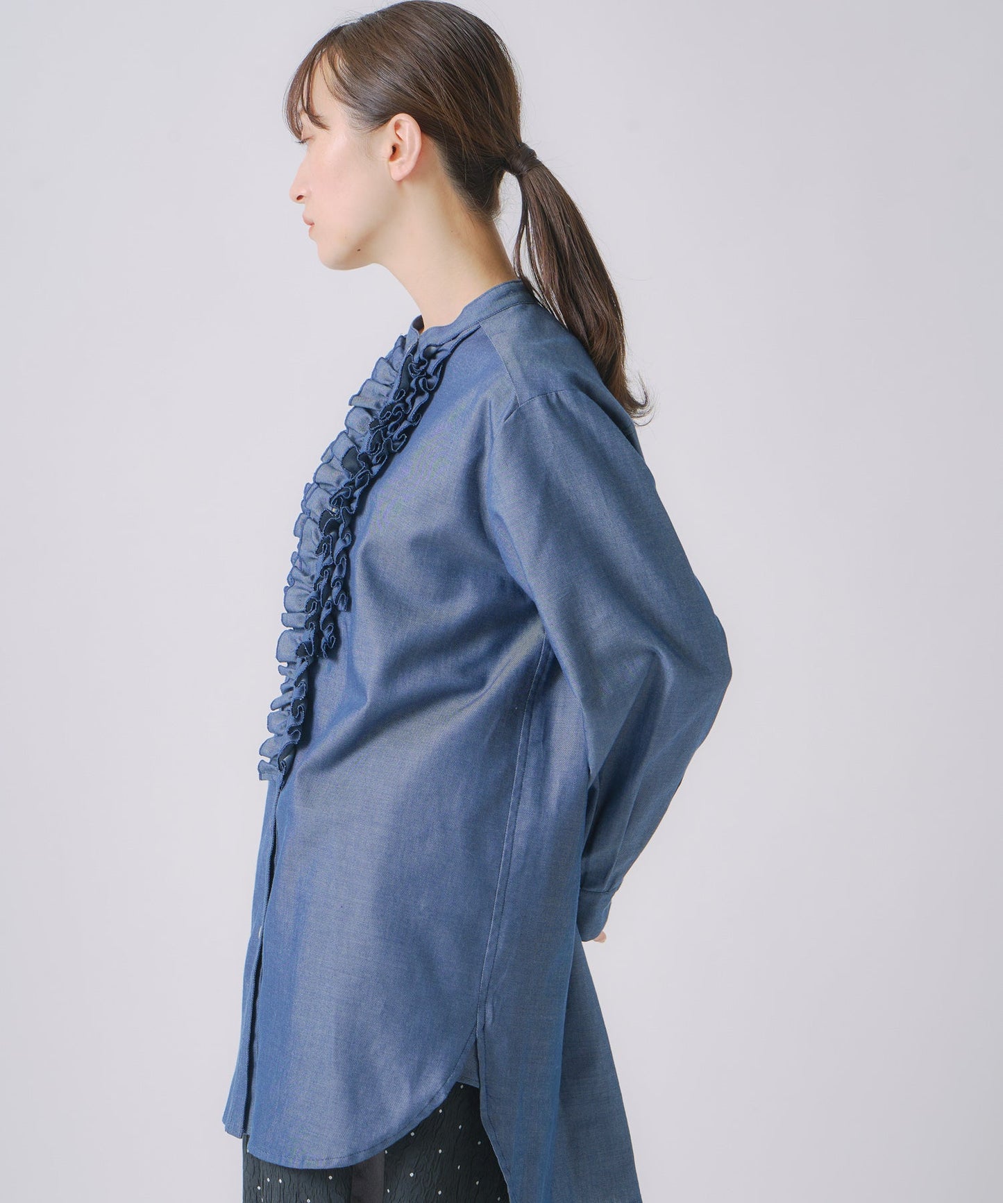 frill dress blouse / WHT25FBL4081