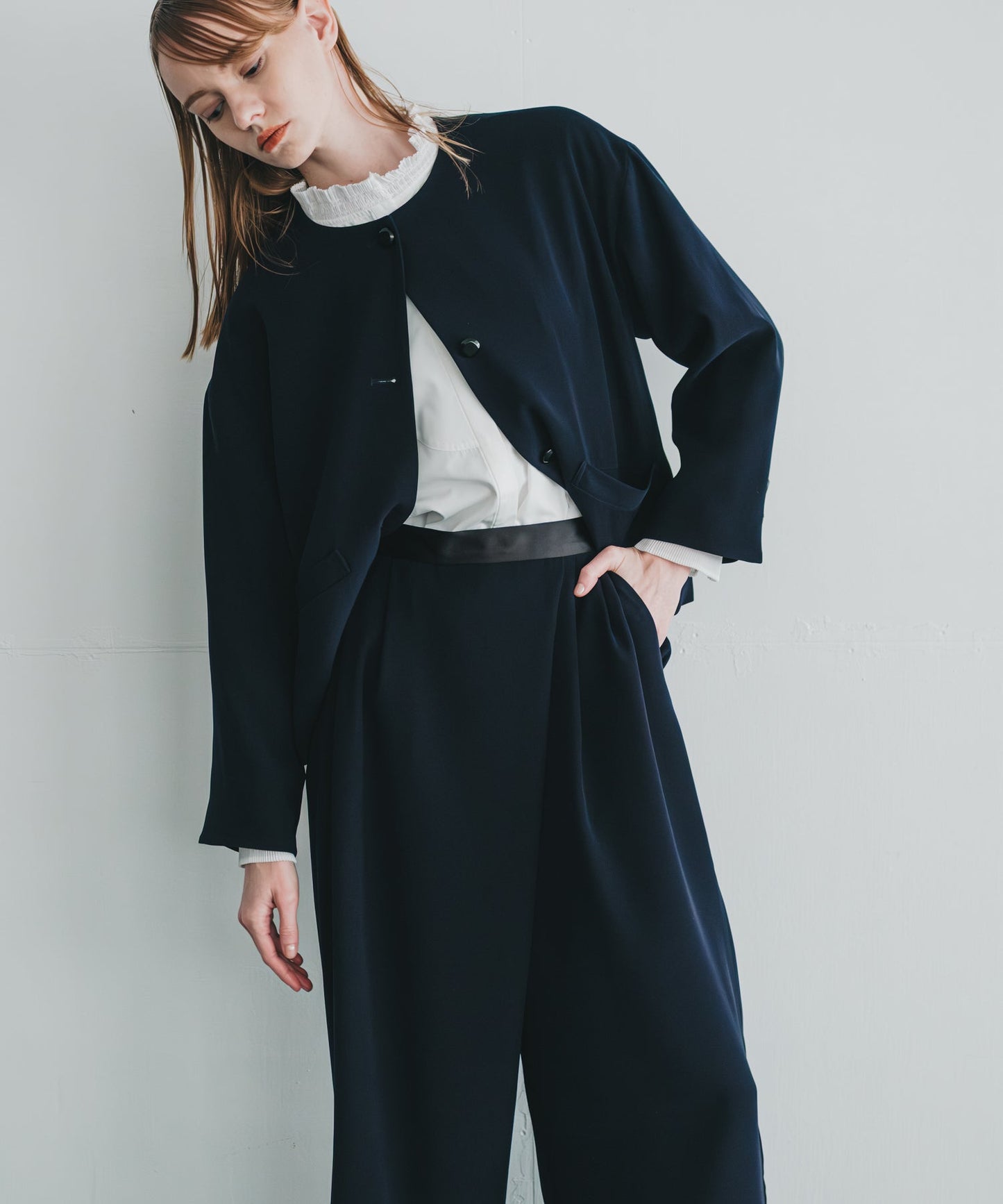 pleats design blouse / WHT25FBL4083
