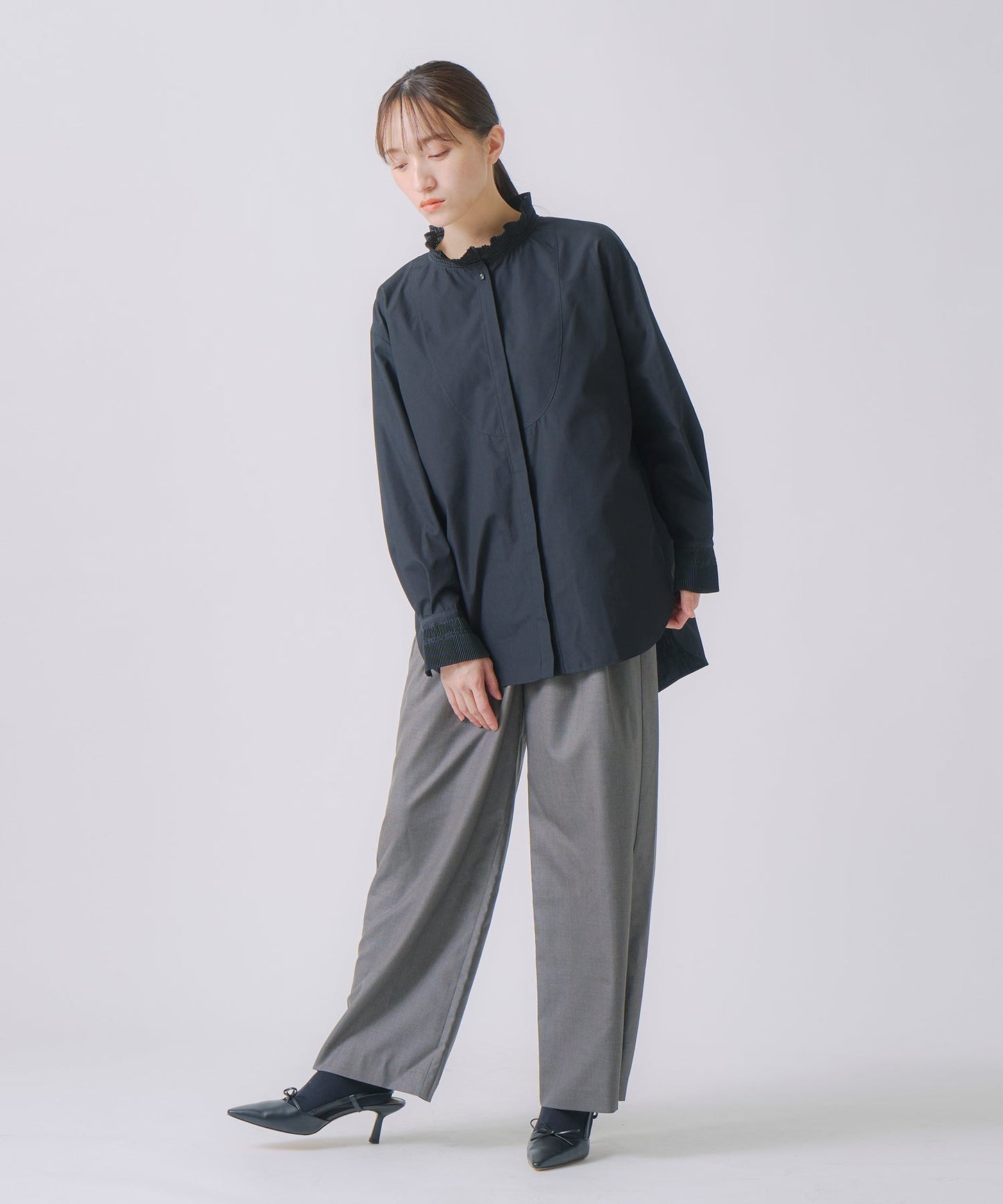 pleats design blouse / WHT25FBL4083