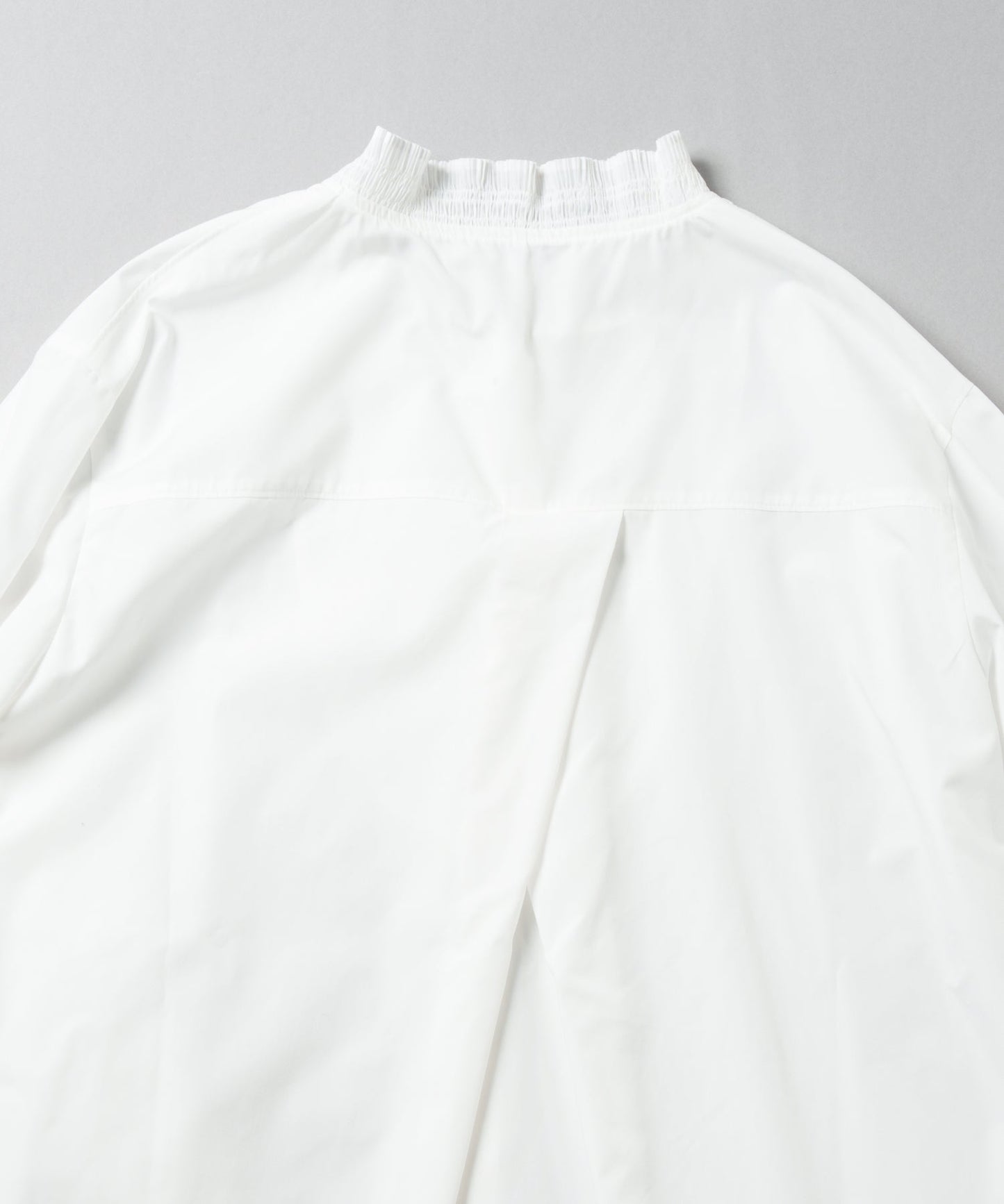 pleats design blouse / WHT25FBL4083