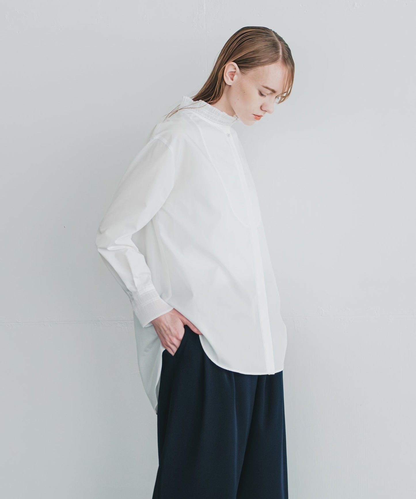 pleats design blouse / WHT25FBL4083