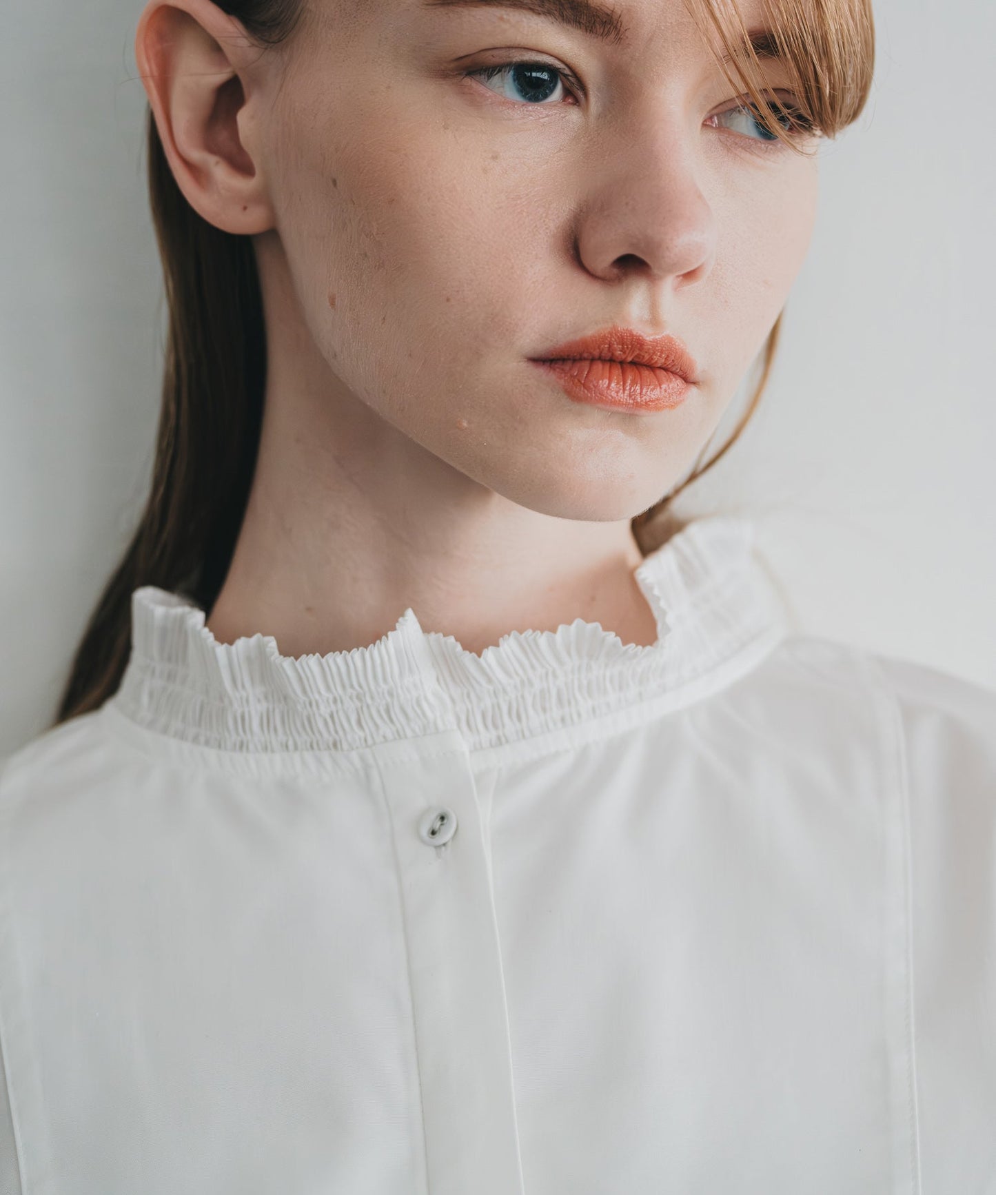 pleats design blouse / WHT25FBL4083