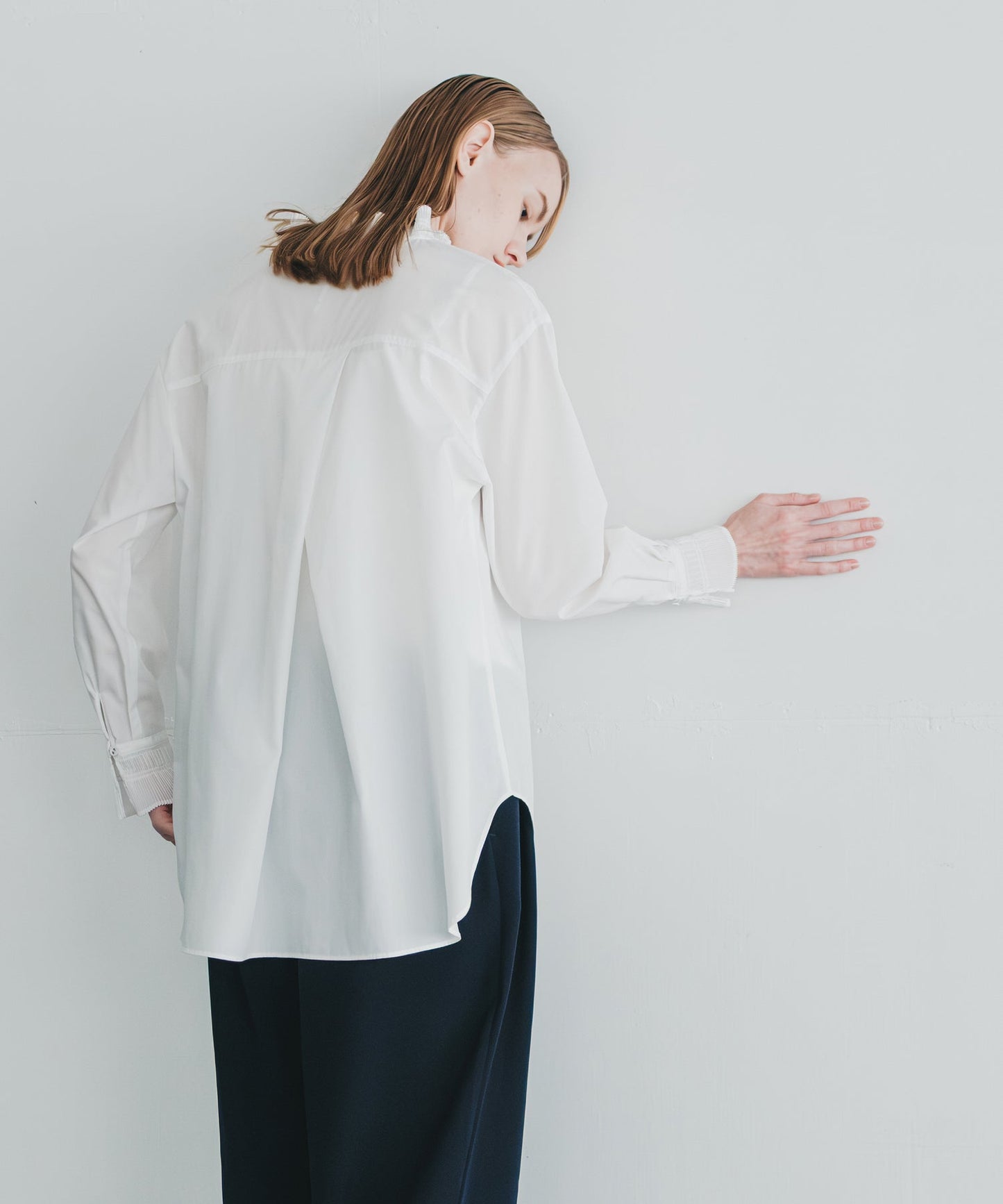 pleats design blouse / WHT25FBL4083
