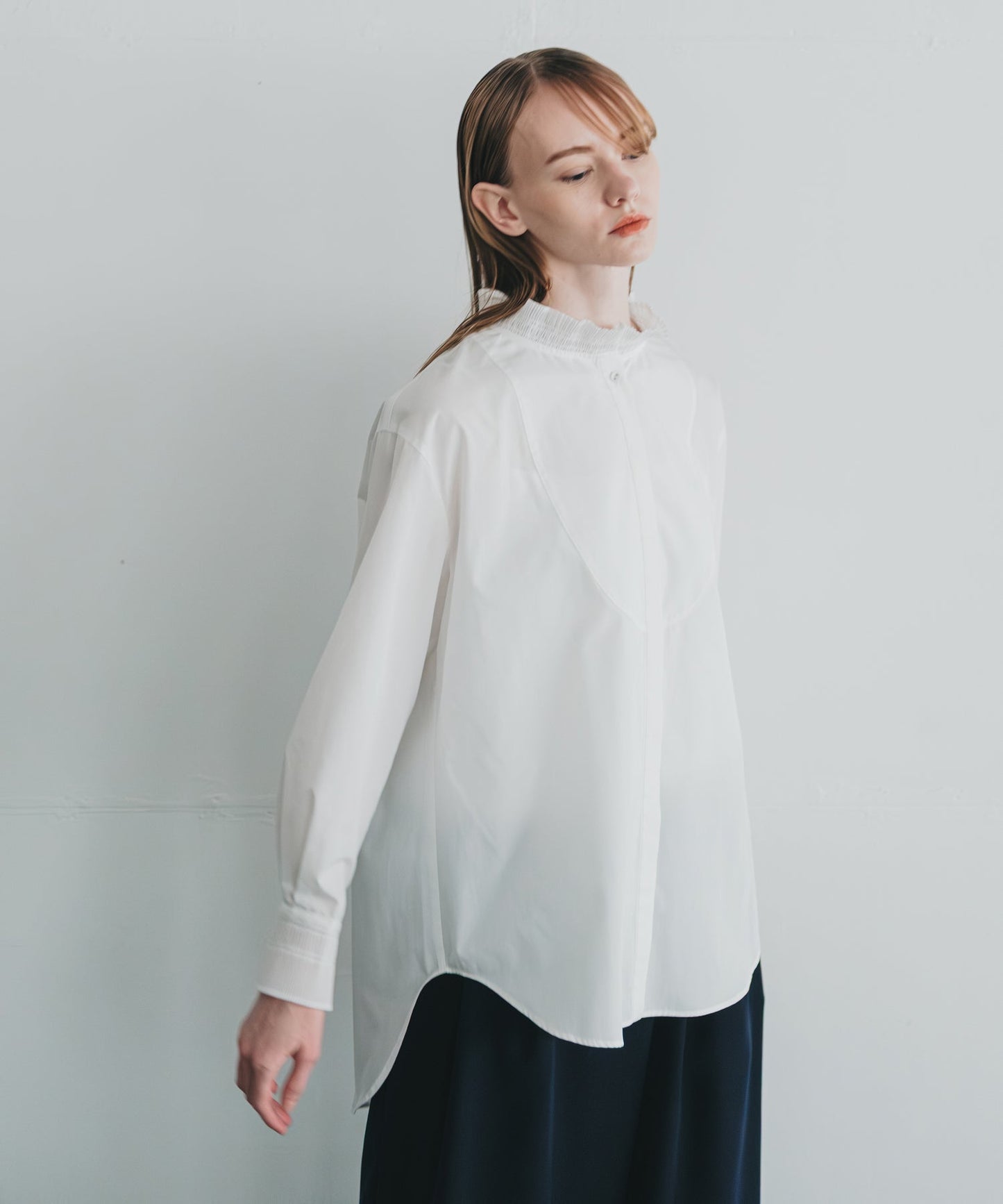 pleats design blouse / WHT25FBL4083