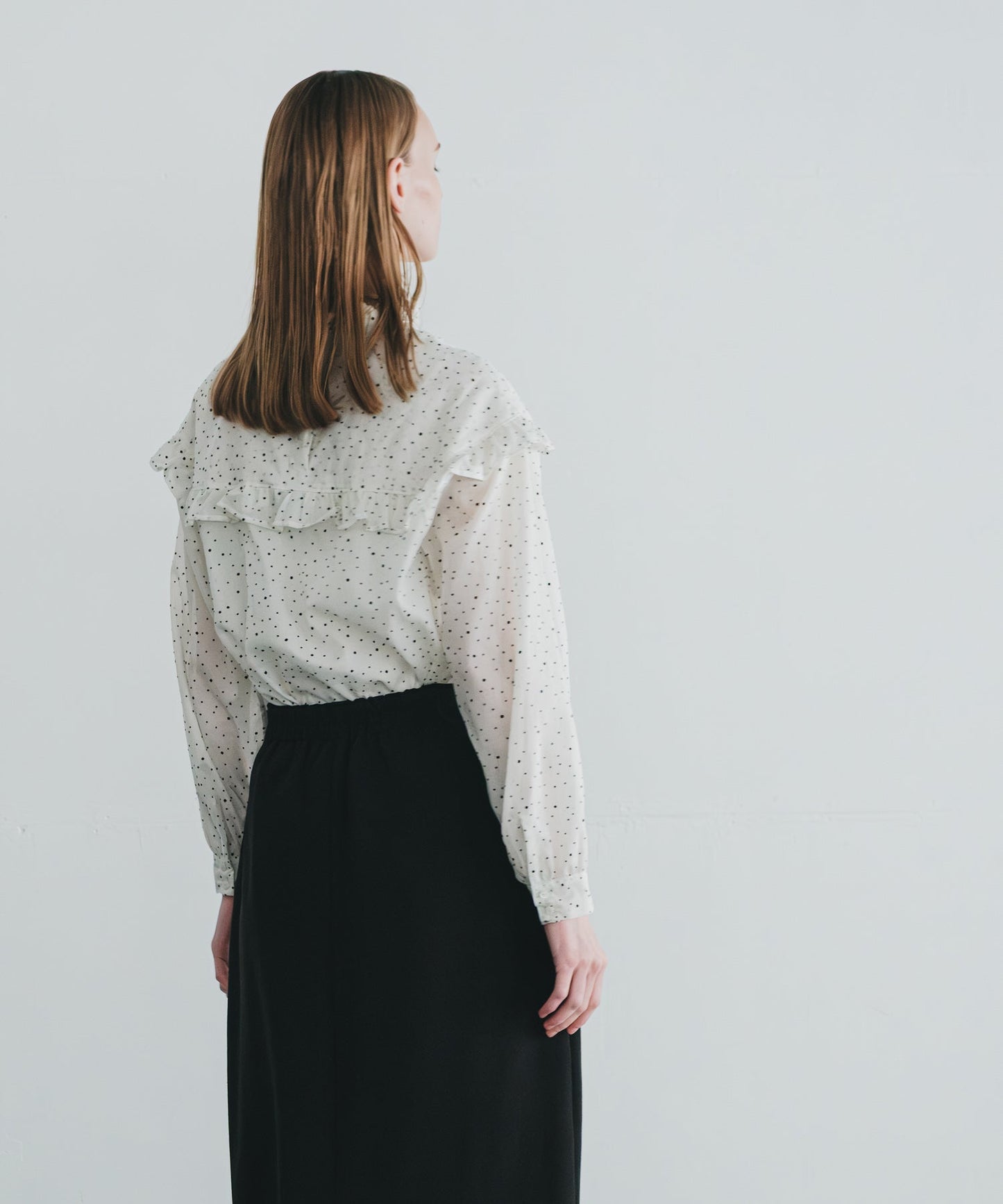 dot frill collar blouse / WHT25FBL4084