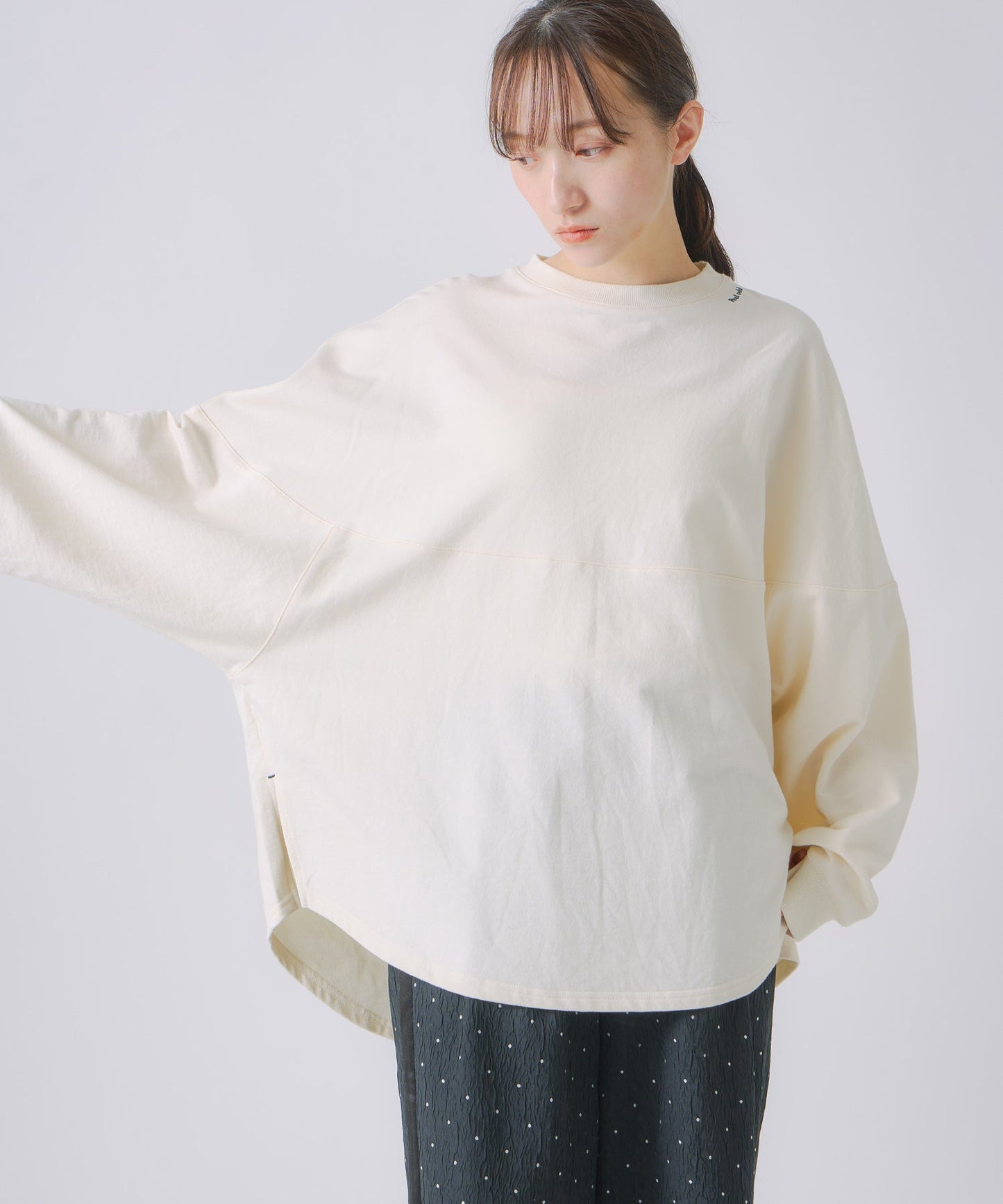 round switch sweat / WHT25FCS4001