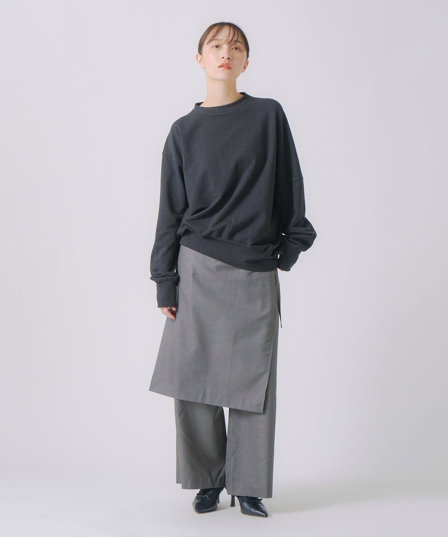 asymmetry glitter sweat / WHT25FCS4003