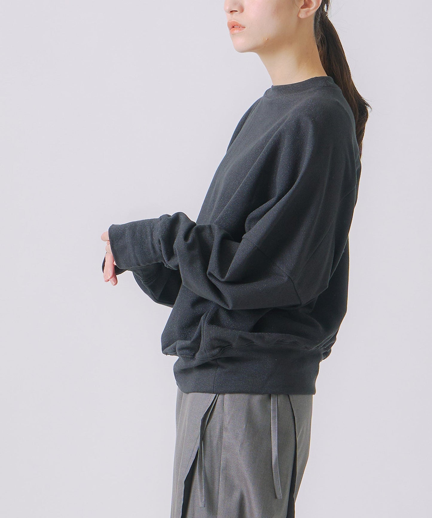 asymmetry glitter sweat / WHT25FCS4003