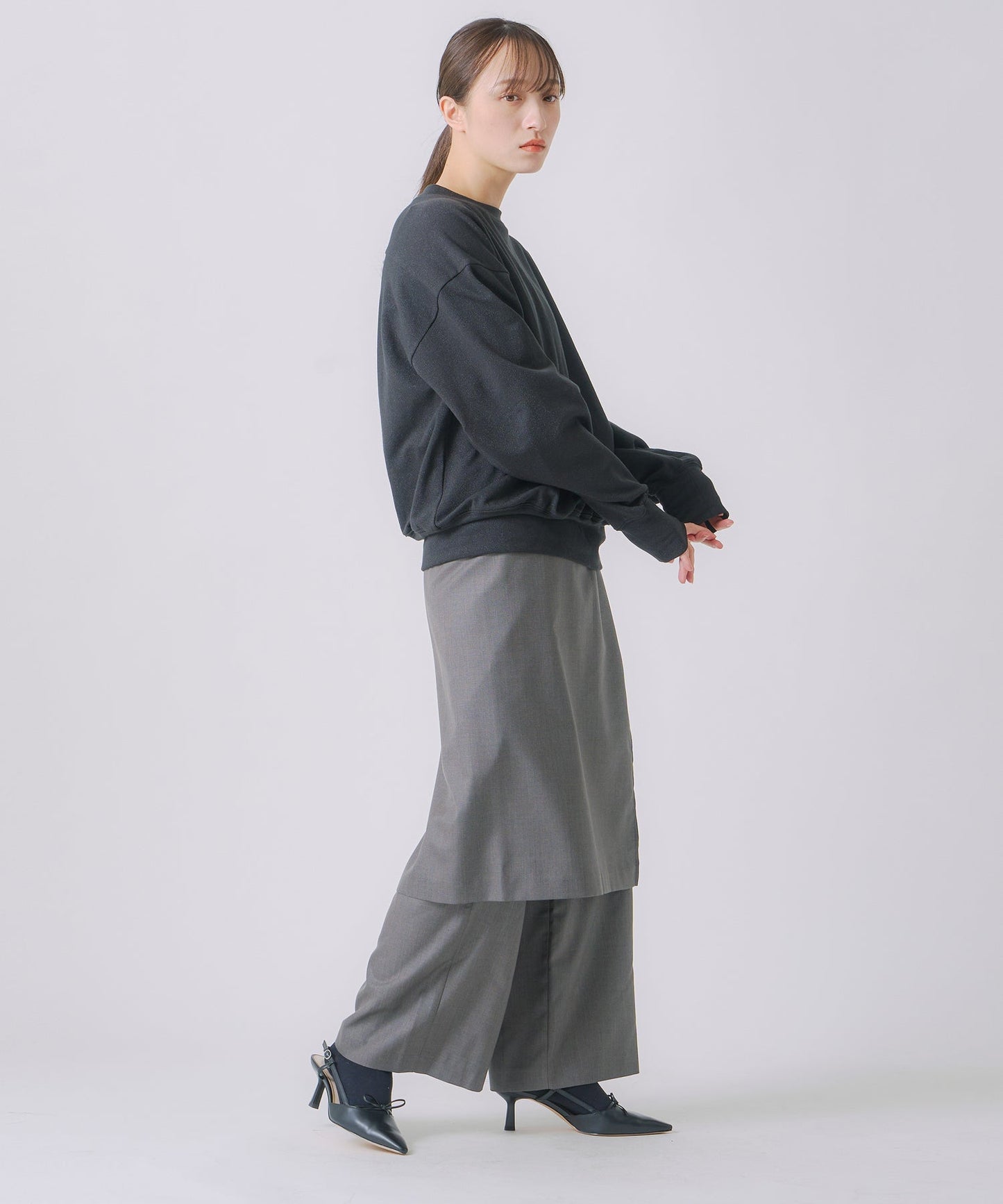 asymmetry glitter sweat / WHT25FCS4003
