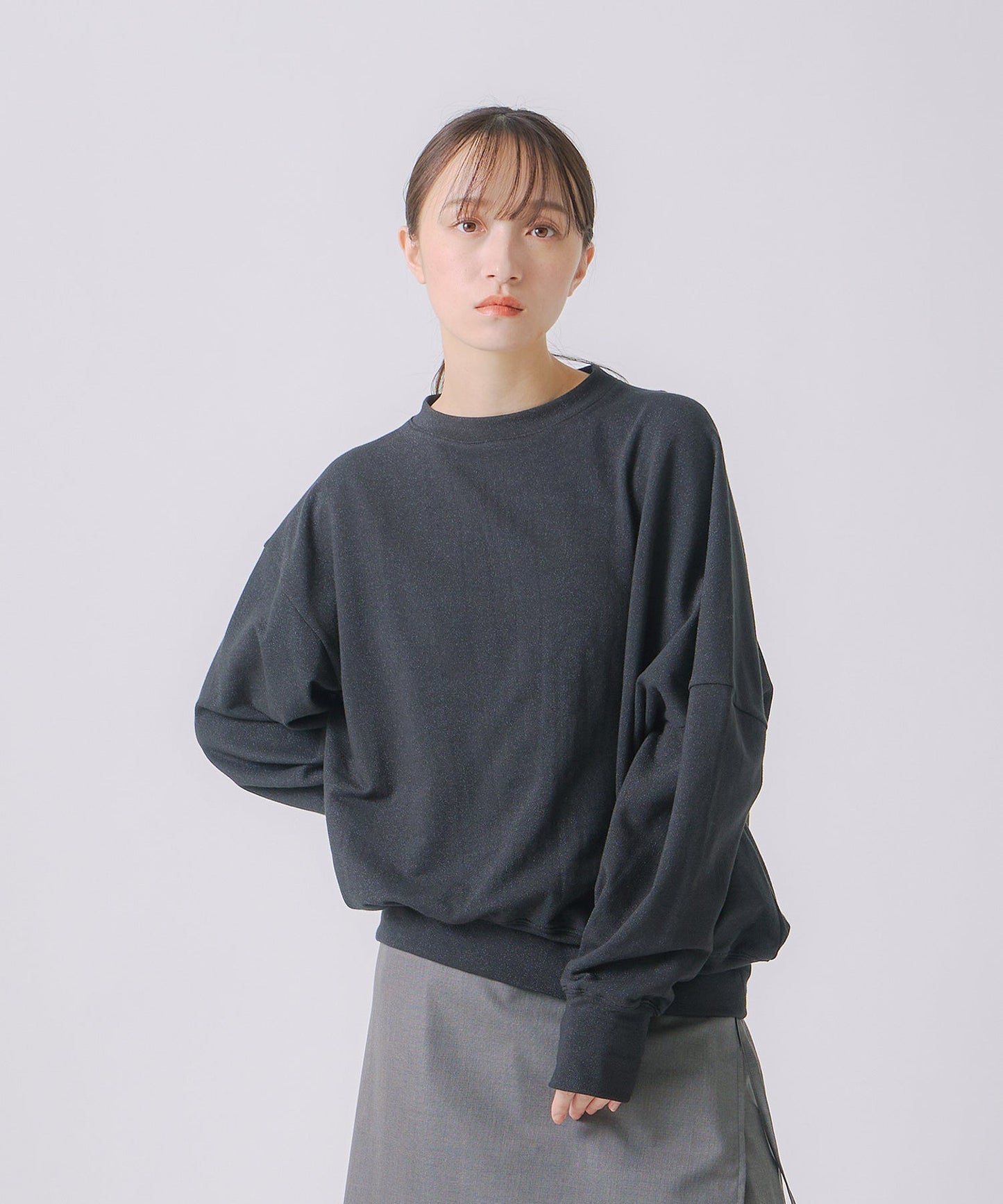 asymmetry glitter sweat / WHT25FCS4003