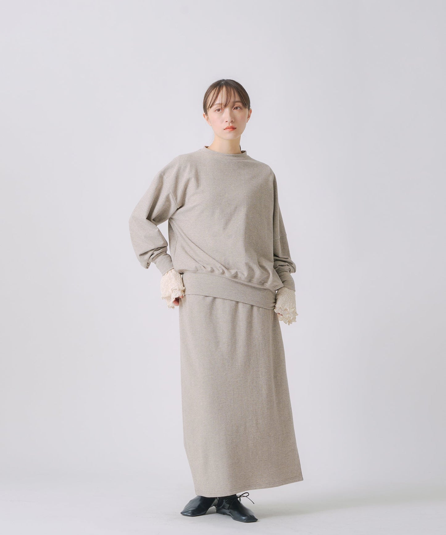 asymmetry glitter sweat / WHT25FCS4003