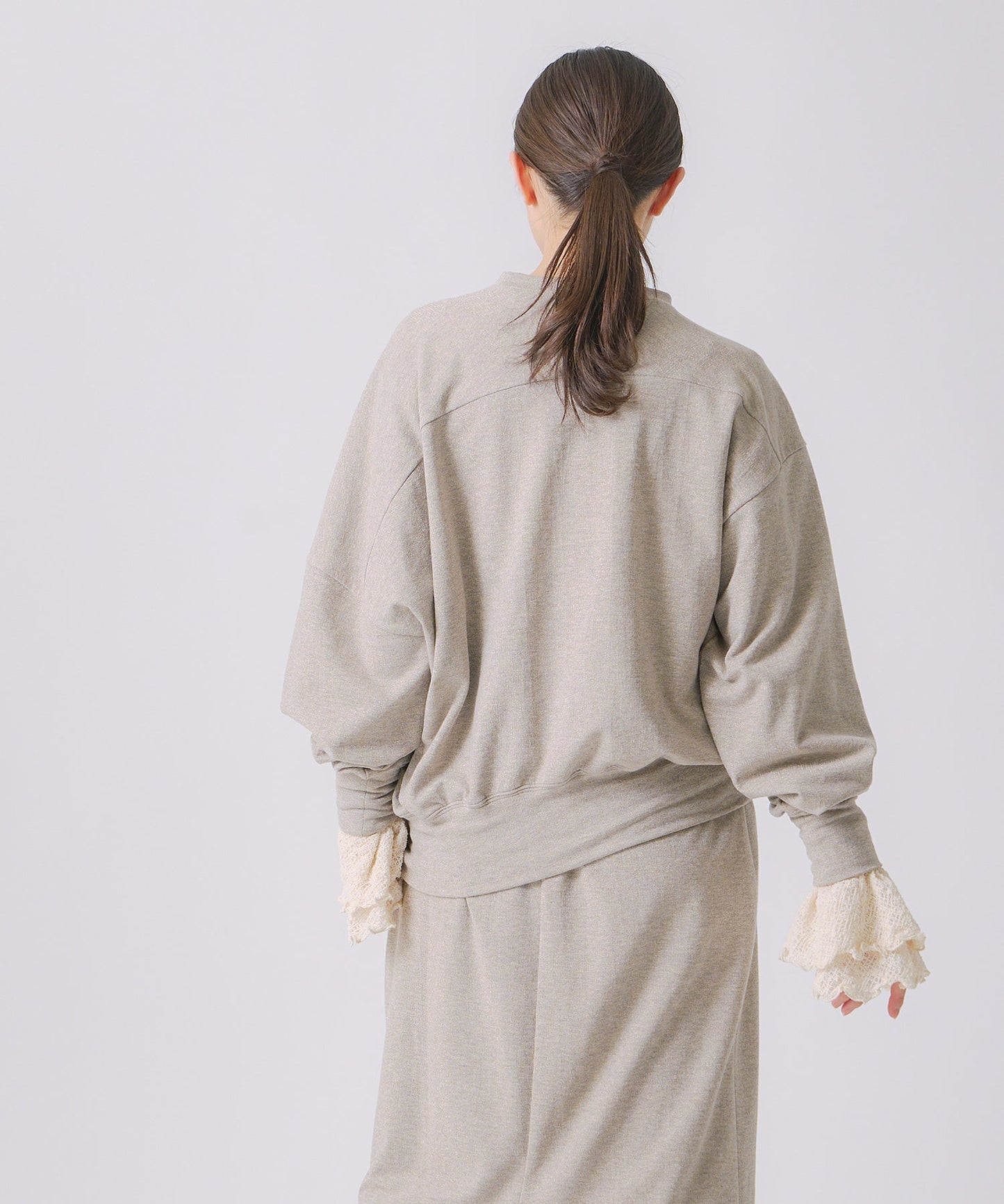 asymmetry glitter sweat / WHT25FCS4003