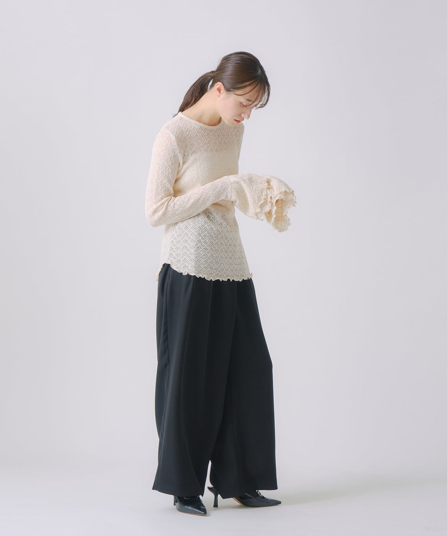 frill flare lace tops / WHT25FCS4004