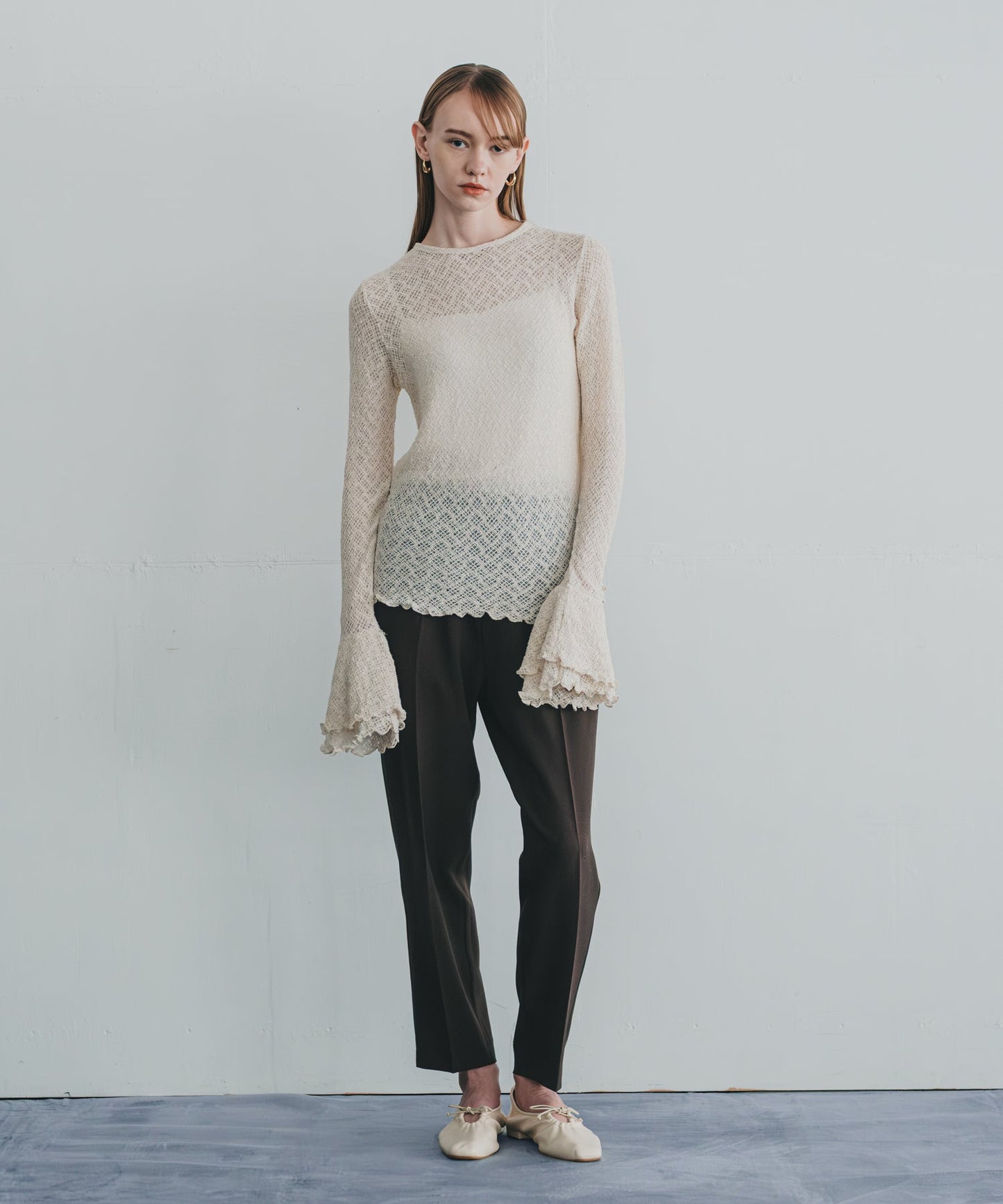 frill flare lace tops / WHT25FCS4004