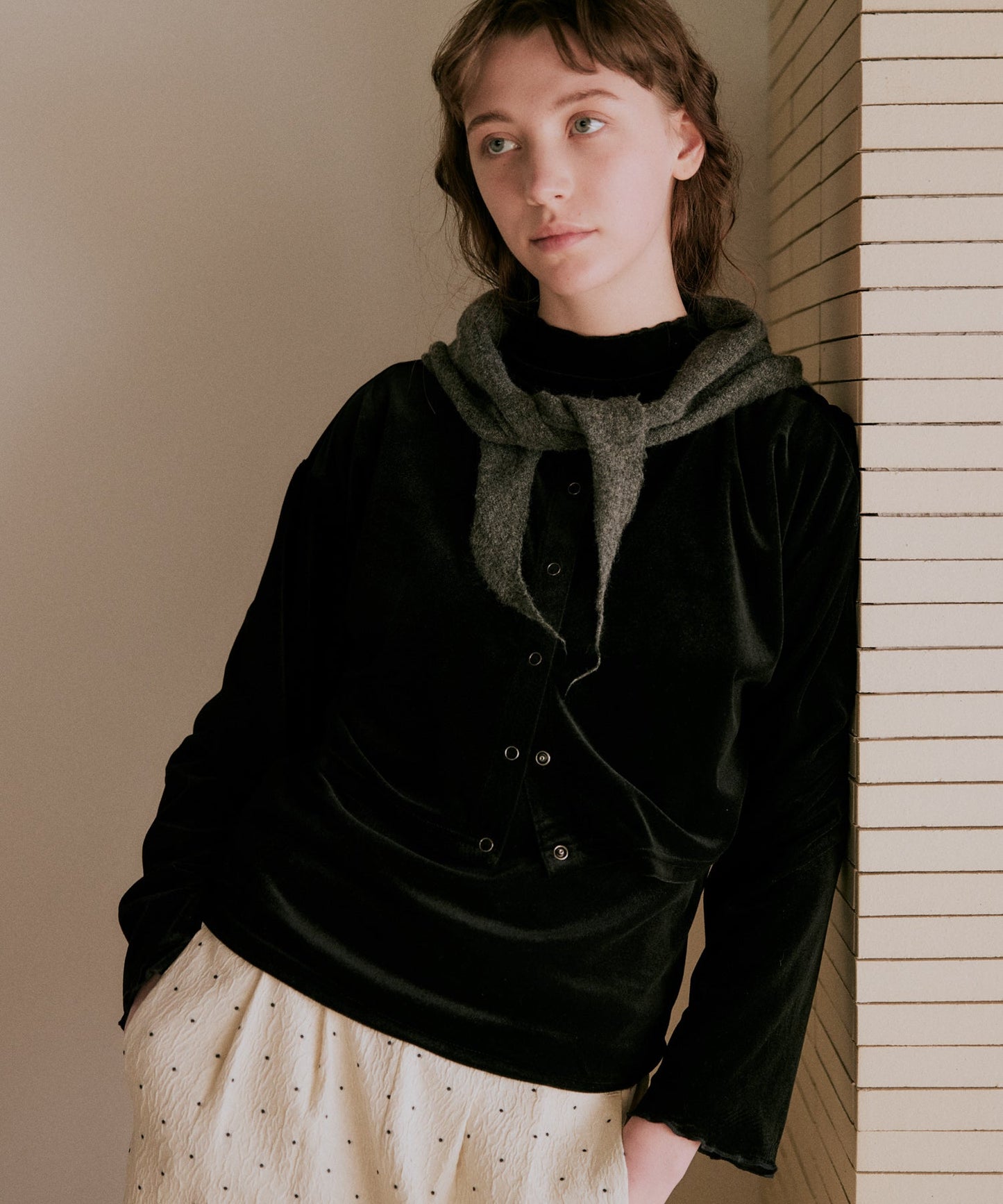 sheer velour cardigan / WHT25FCS4005