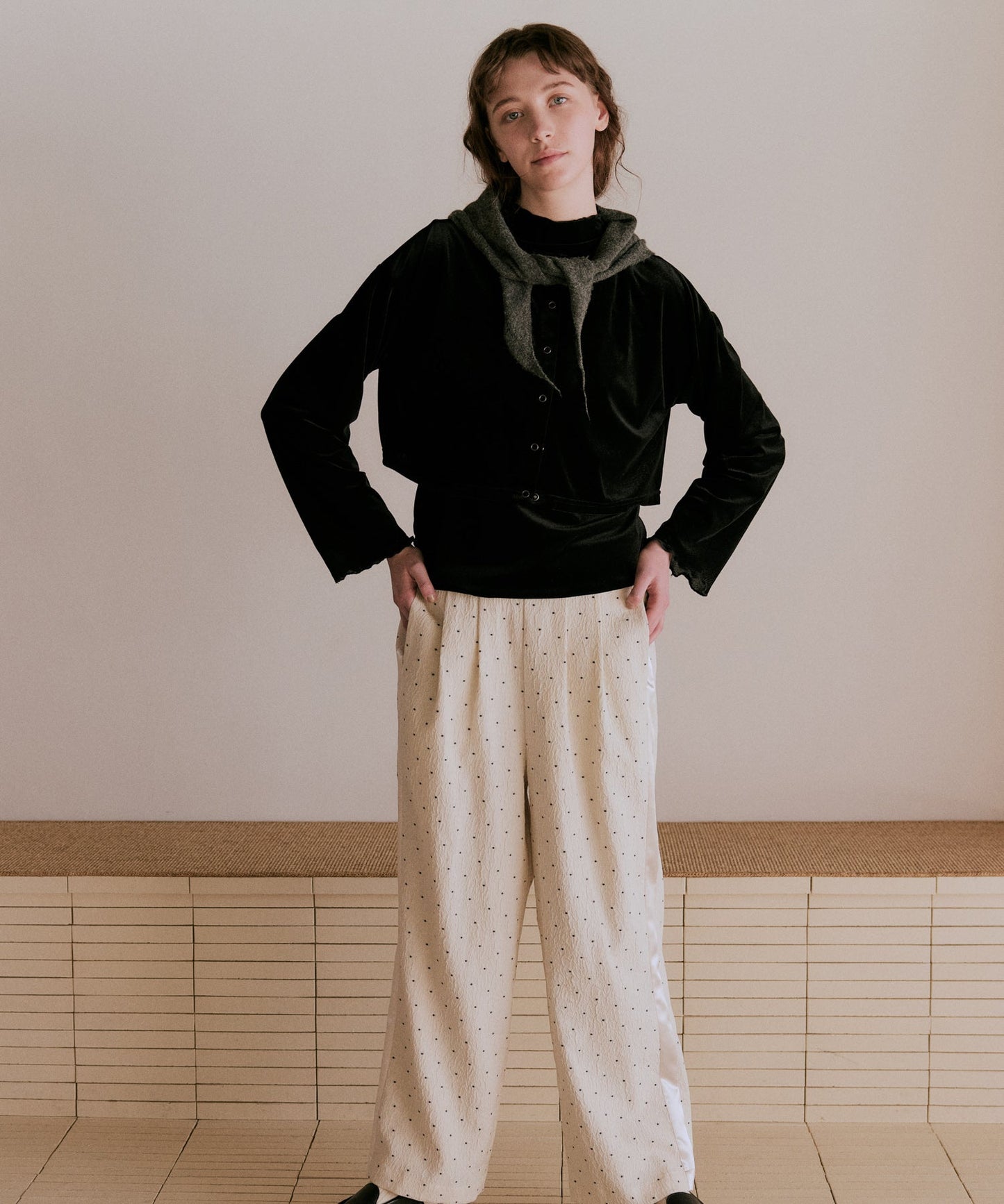 sheer velour cardigan / WHT25FCS4005