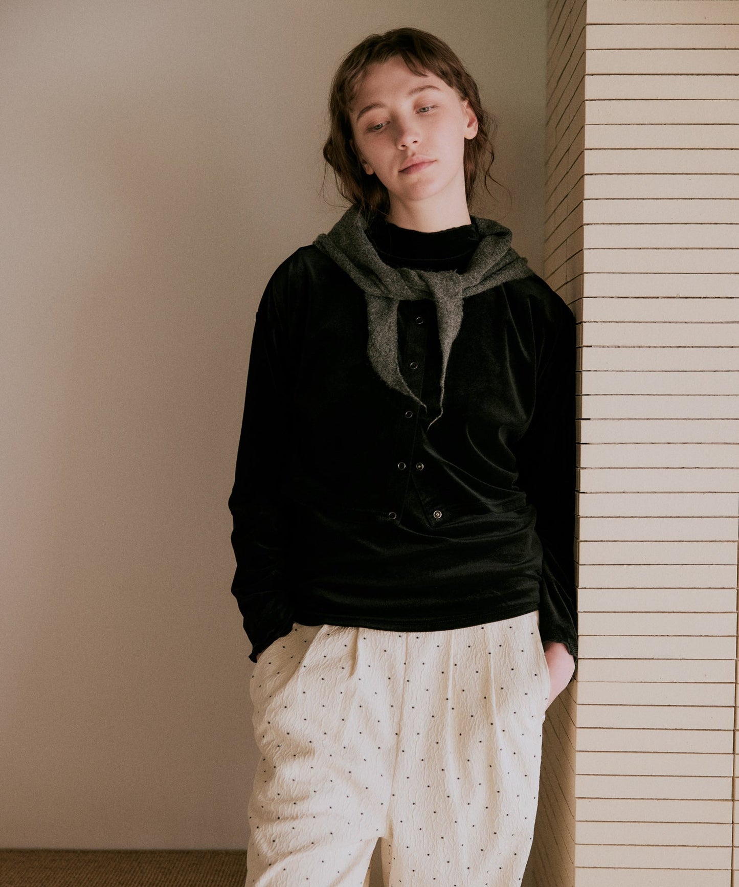sheer velour cardigan / WHT25FCS4005