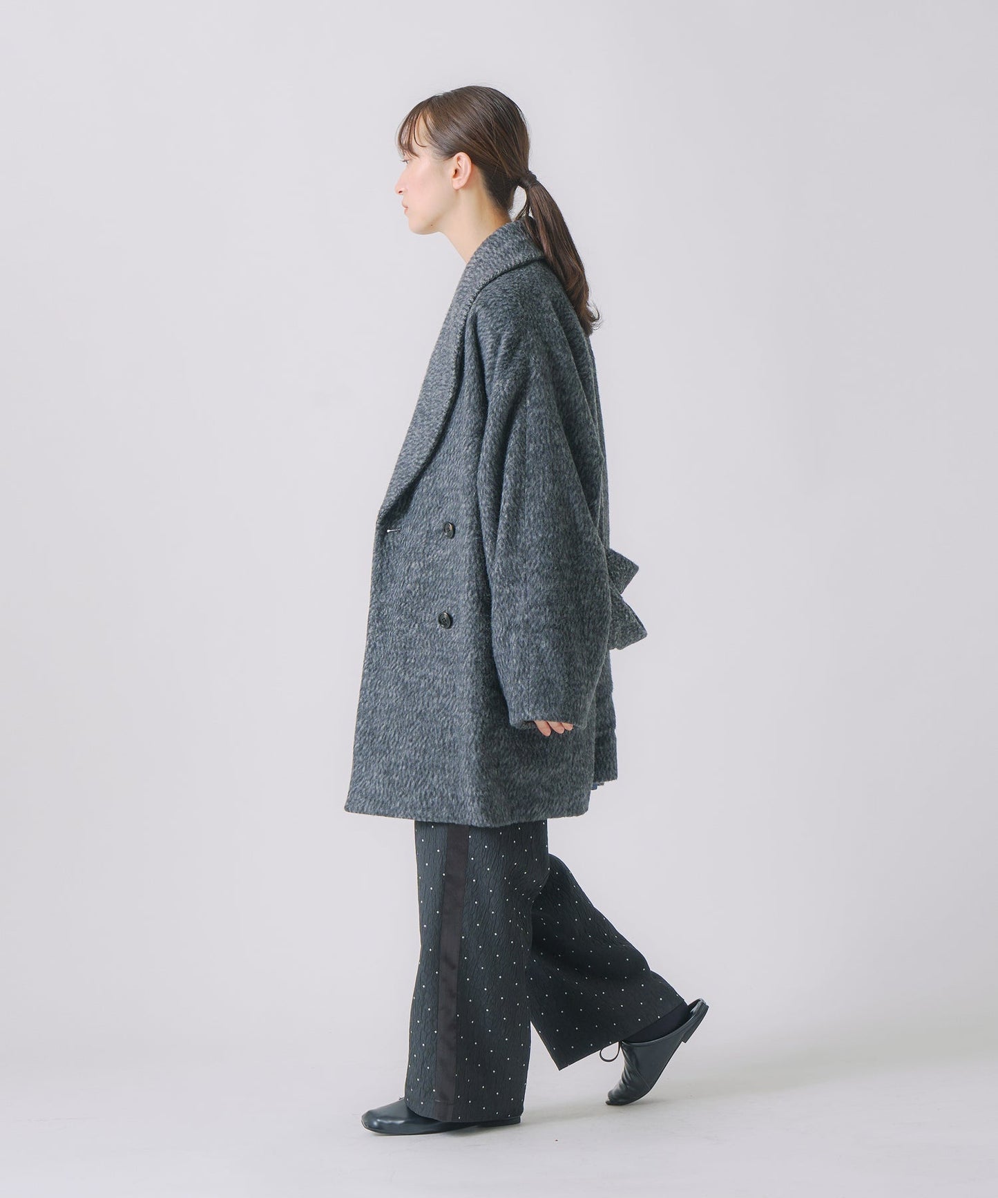 shaggy wool coat / WHT25FJK4046