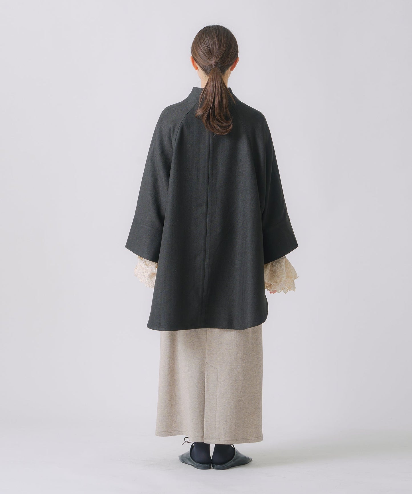 round cape jacket / WHT25FJK4047