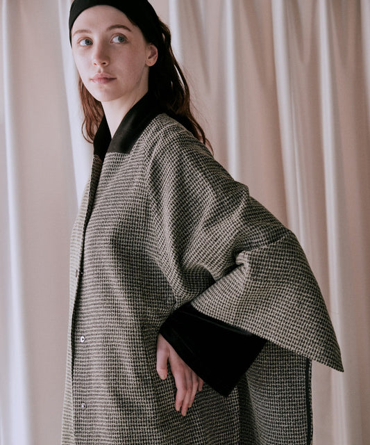 round cape jacket / WHT25FJK4047