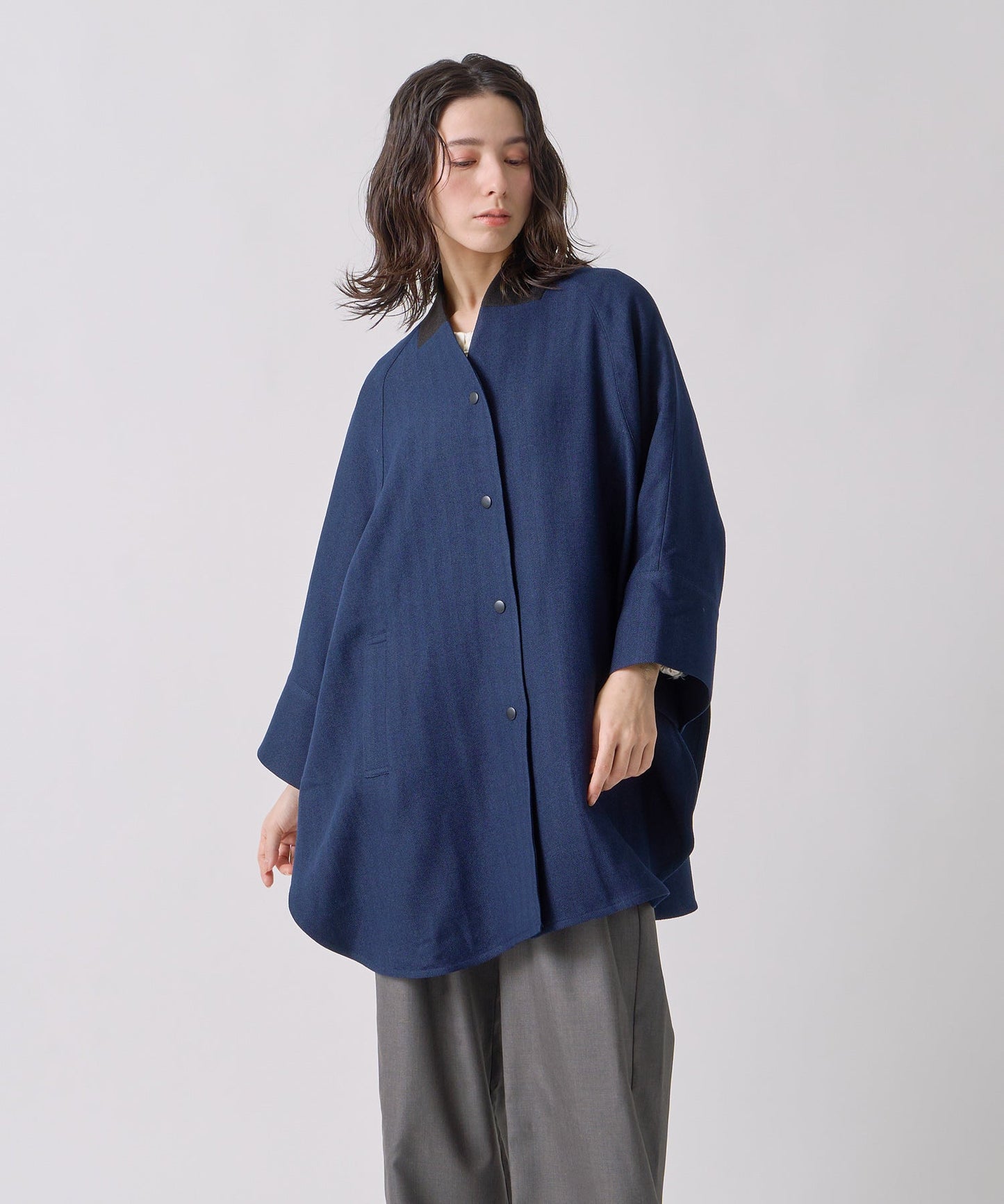 round cape jacket / WHT25FJK4047