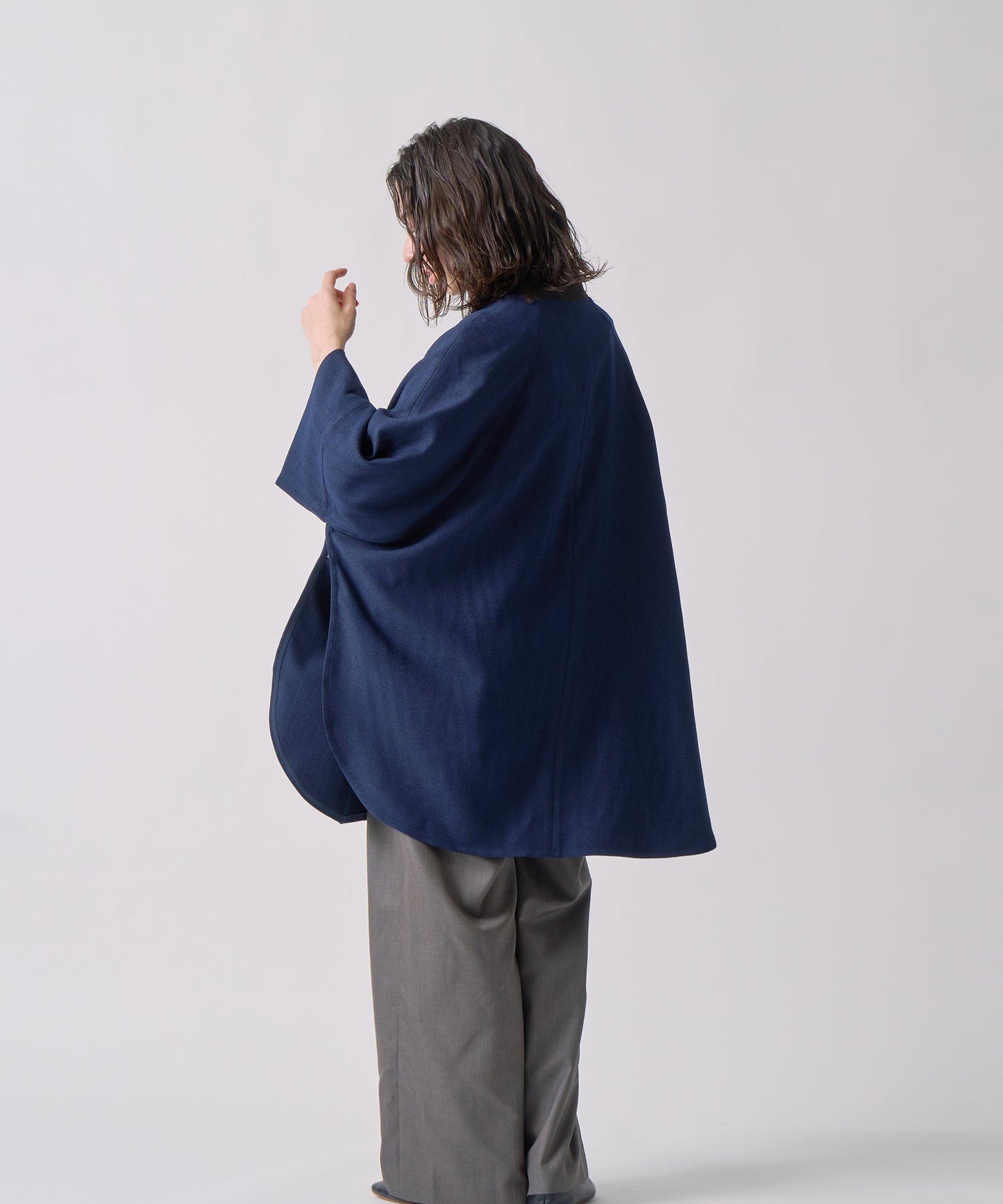 round cape jacket / WHT25FJK4047