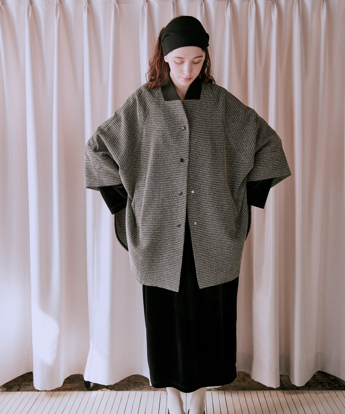 round cape jacket / WHT25FJK4047
