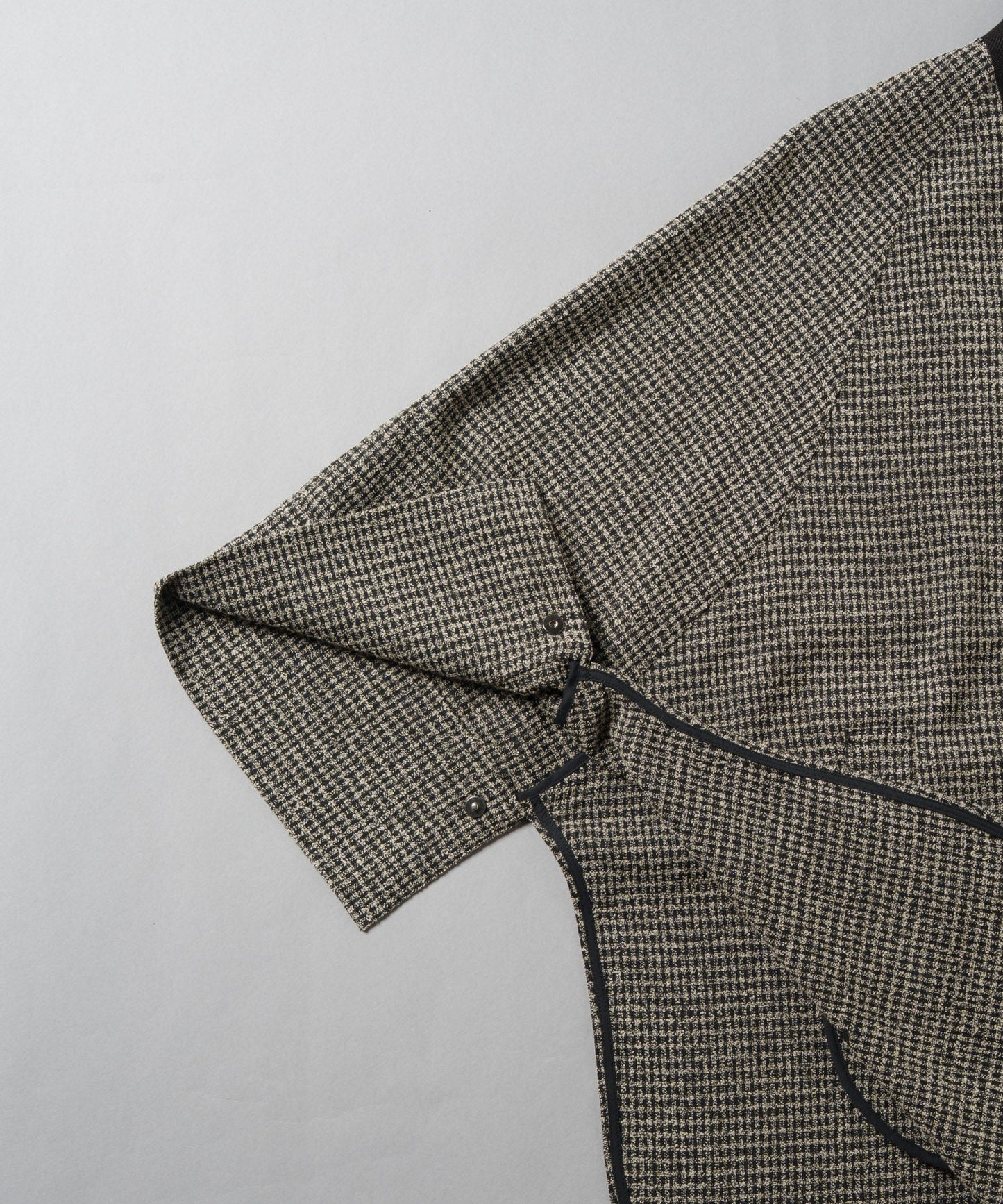 round cape jacket / WHT25FJK4047
