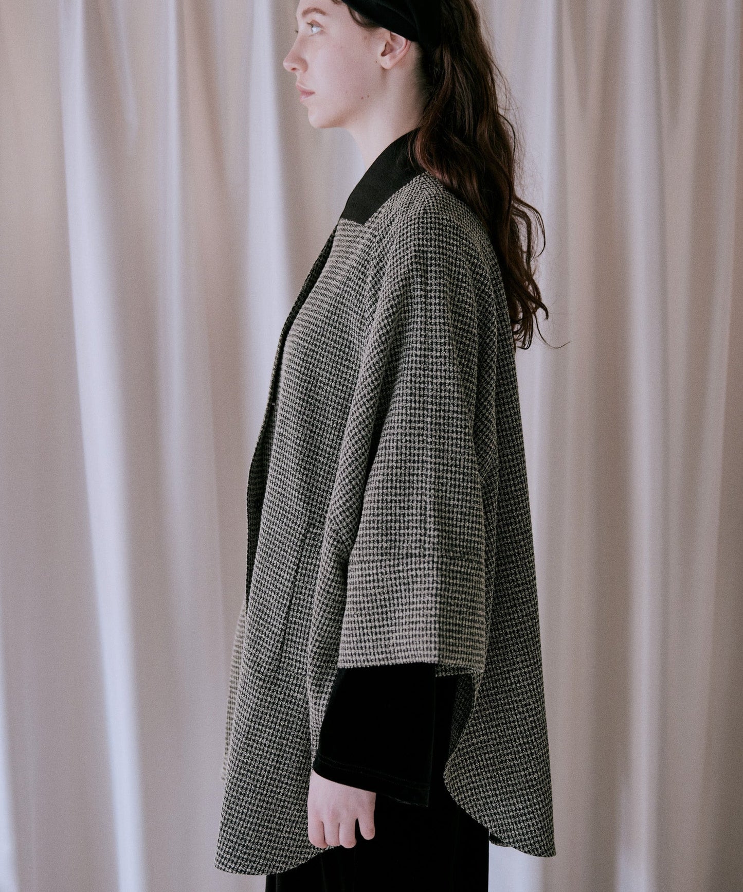 round cape jacket / WHT25FJK4047