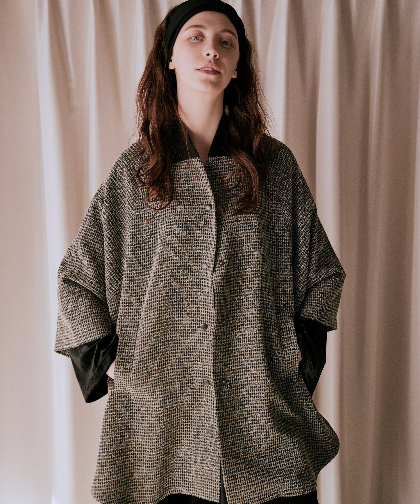 round cape jacket / WHT25FJK4047