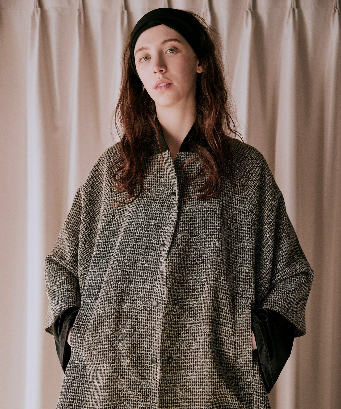 round cape jacket / WHT25FJK4047