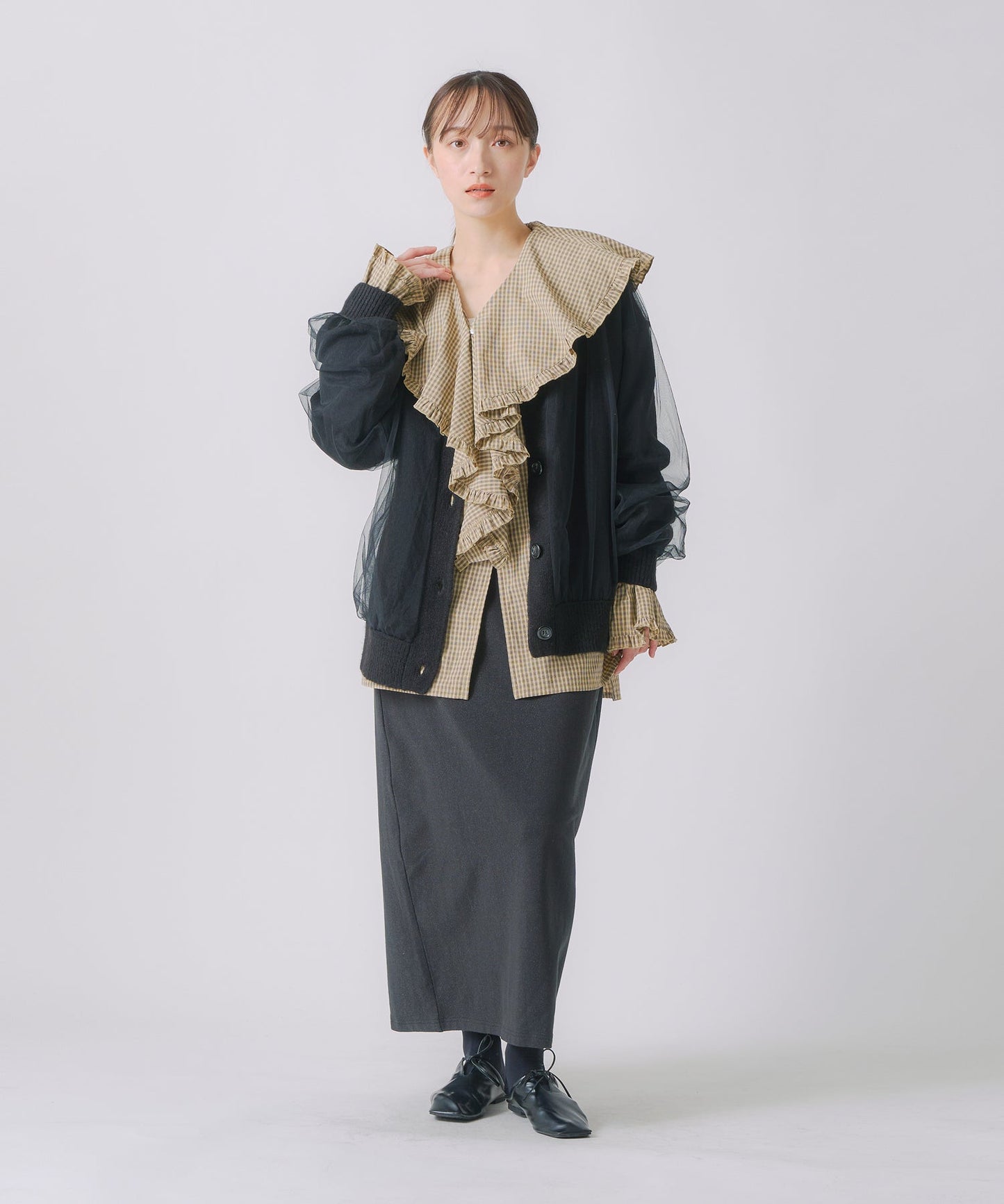 tulle layered knit cardigan / WHT25FKN4035