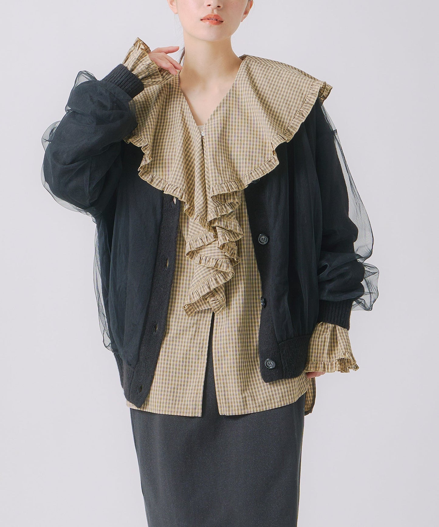 tulle layered knit cardigan / WHT25FKN4035