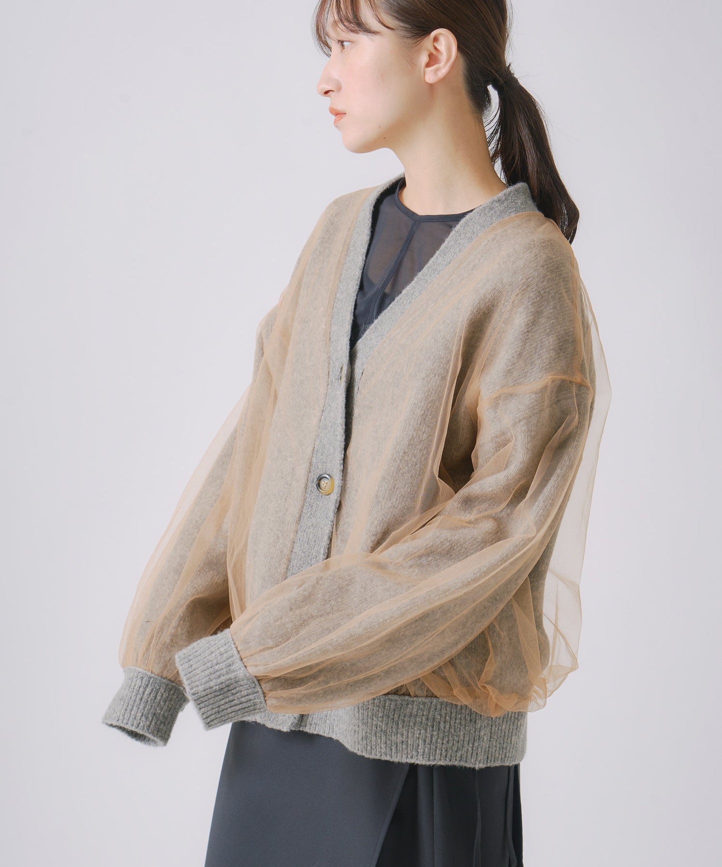 tulle layered knit cardigan / WHT25FKN4035
