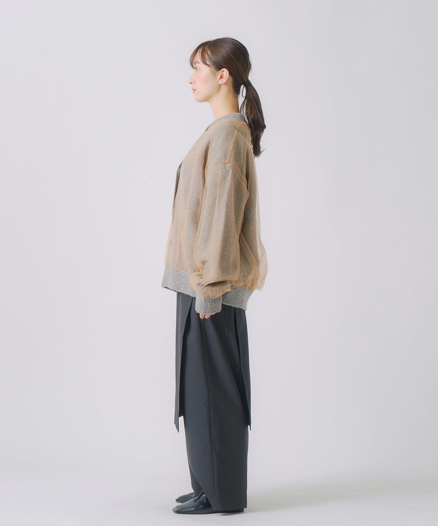 tulle layered knit cardigan / WHT25FKN4035
