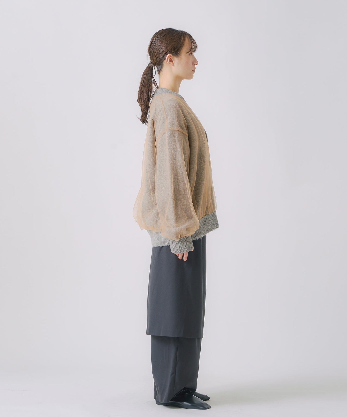 tulle layered knit cardigan / WHT25FKN4035
