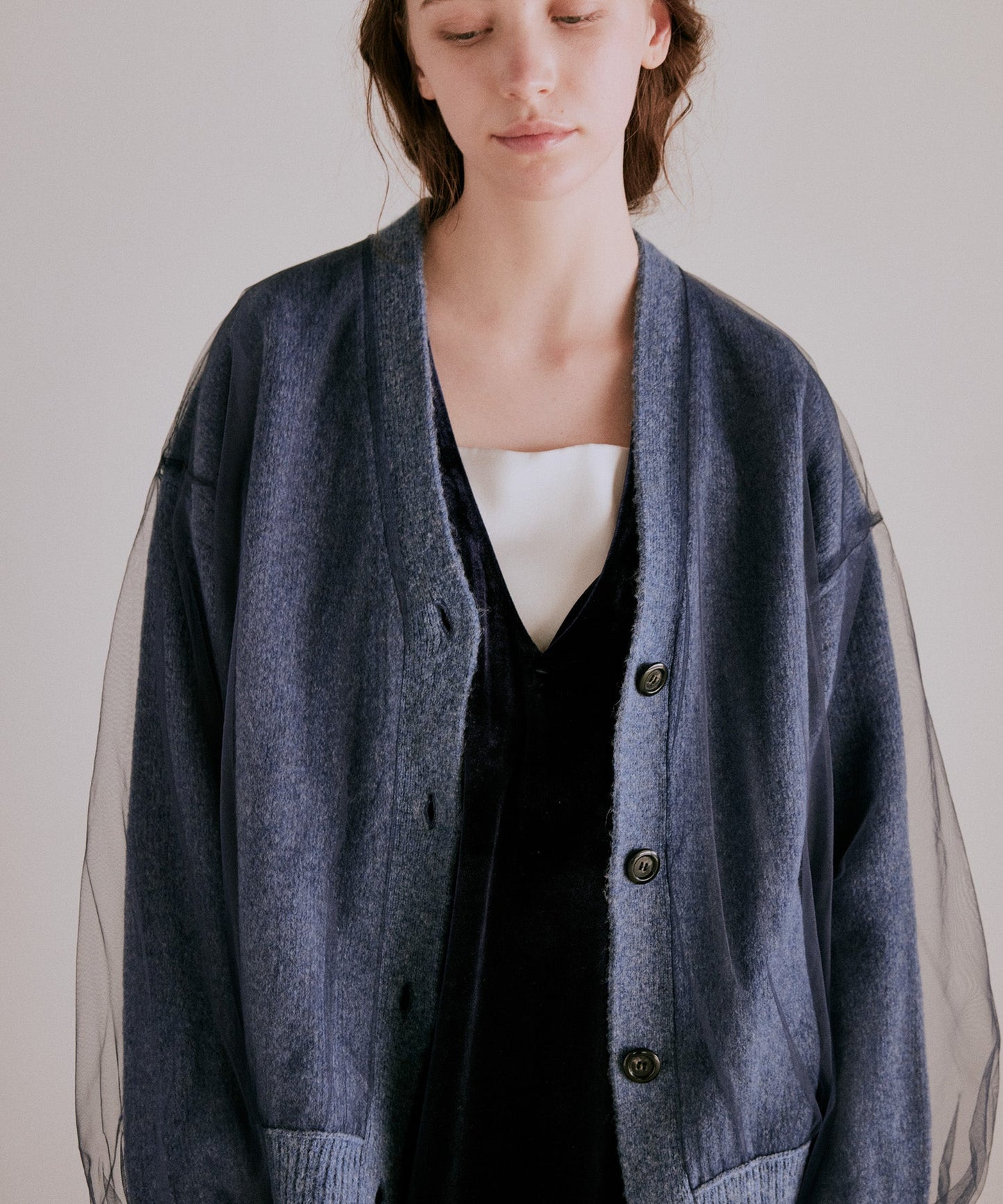 tulle layered knit cardigan / WHT25FKN4035