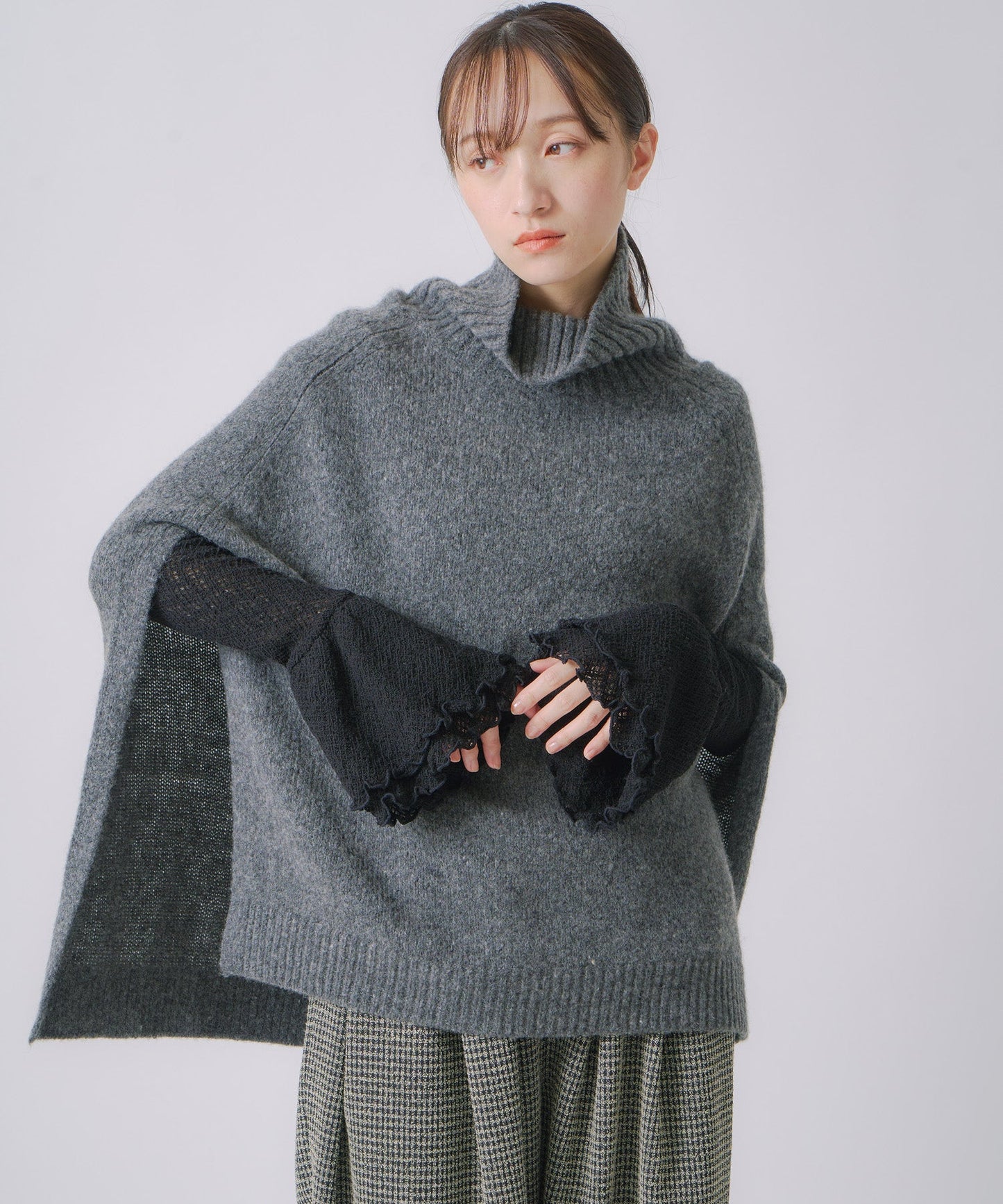 cashmere cape knit / WHT25FKN4038