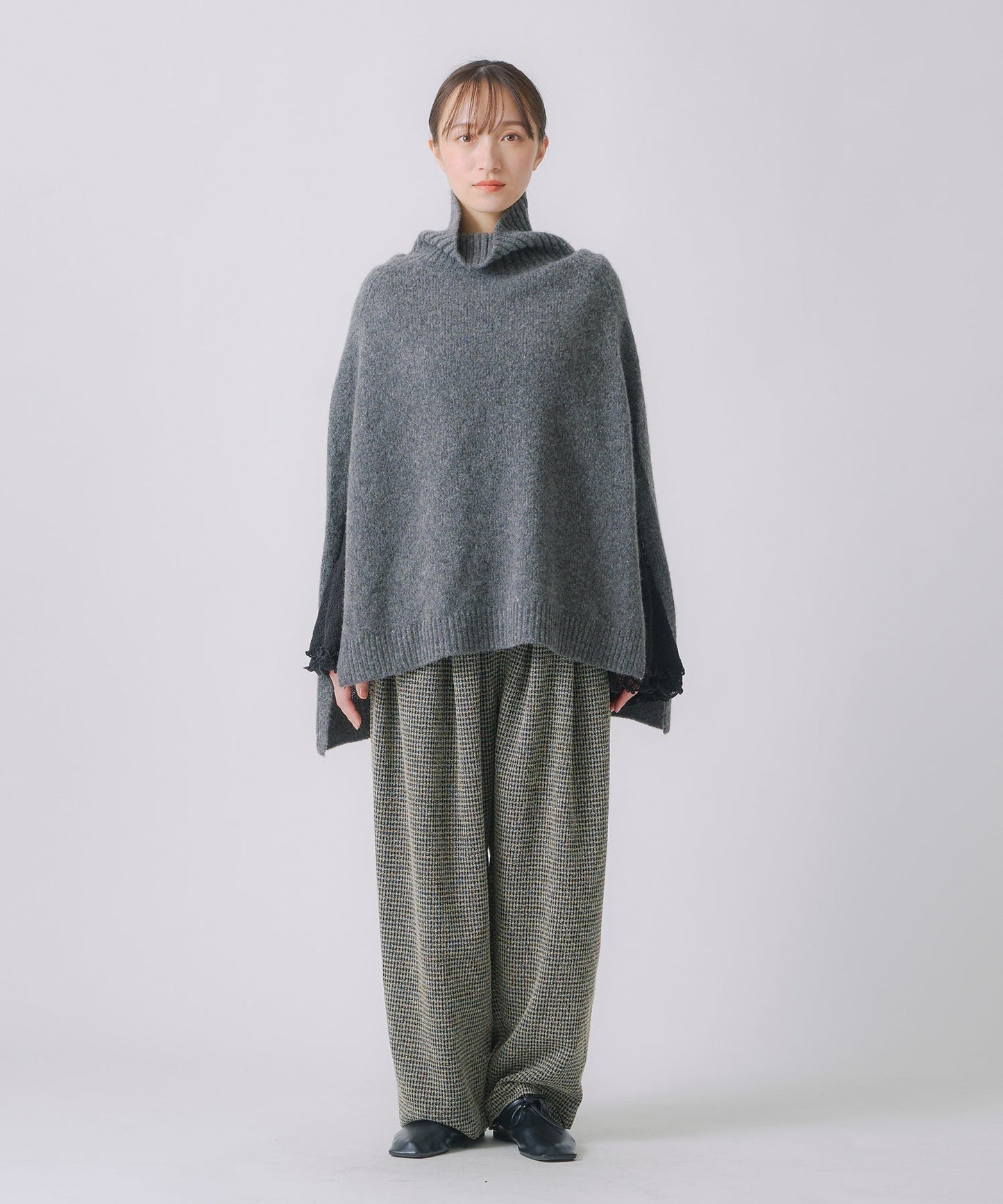 cashmere cape knit / WHT25FKN4038