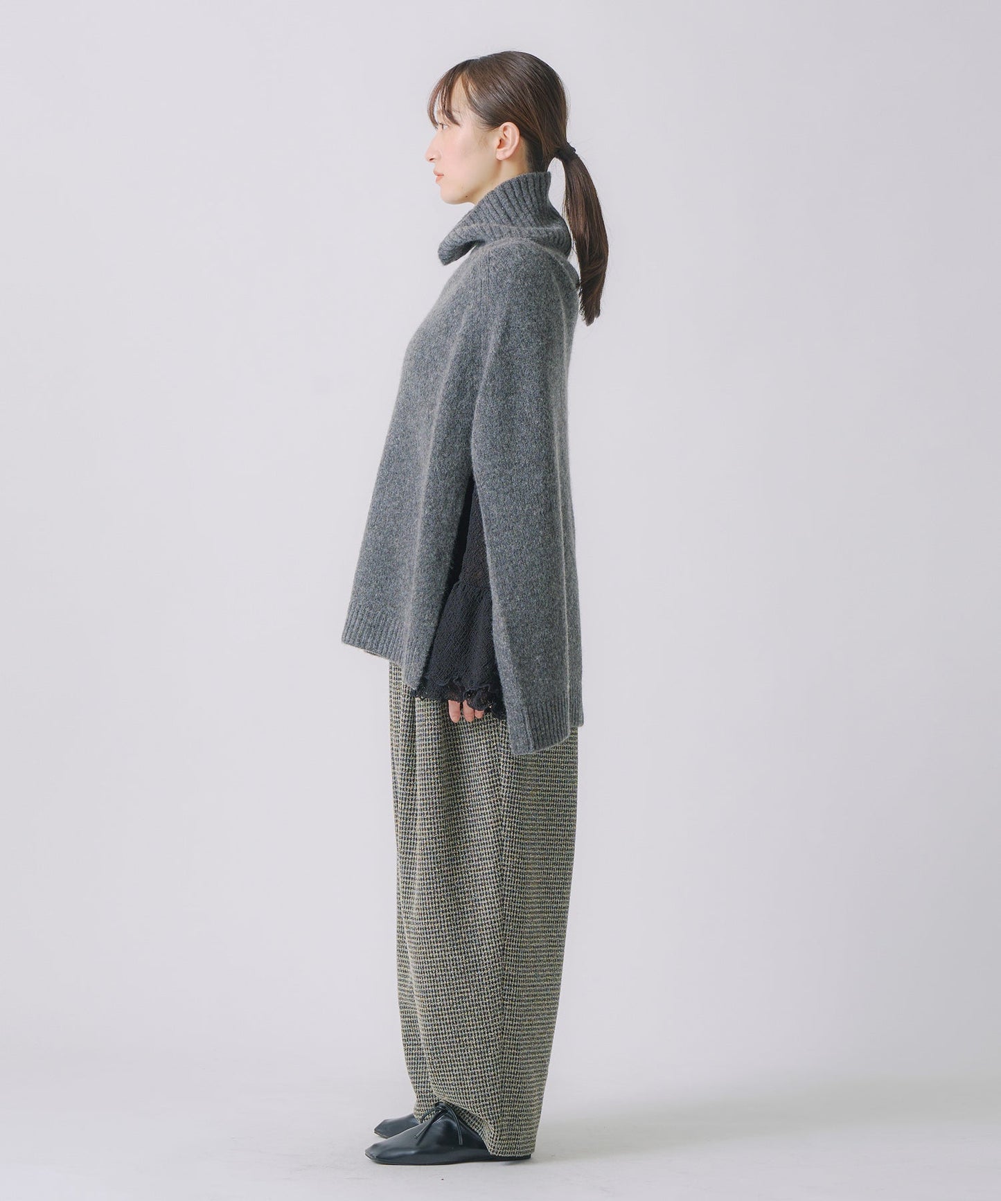 cashmere cape knit / WHT25FKN4038